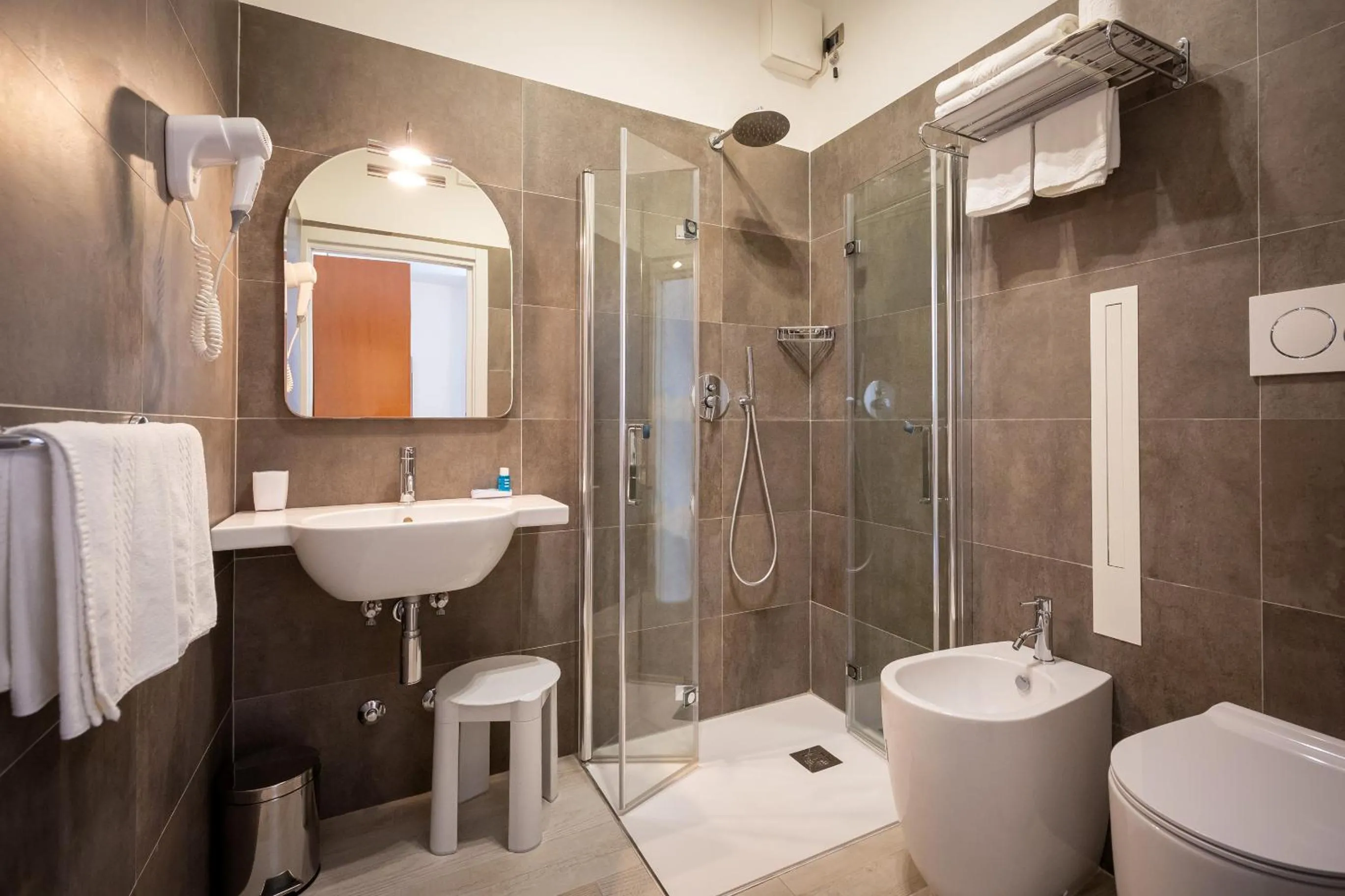 Bathroom in Hotel Delfino