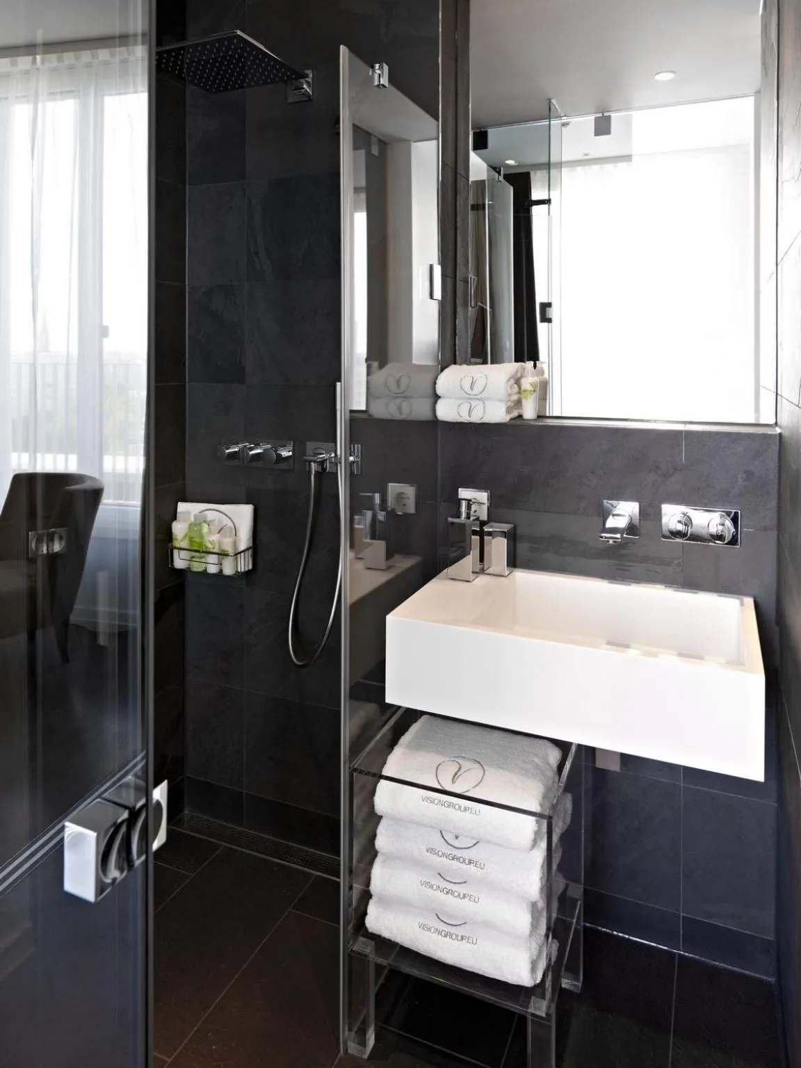 Shower in VISIONAPARTMENTS Berlin - contactless check-in