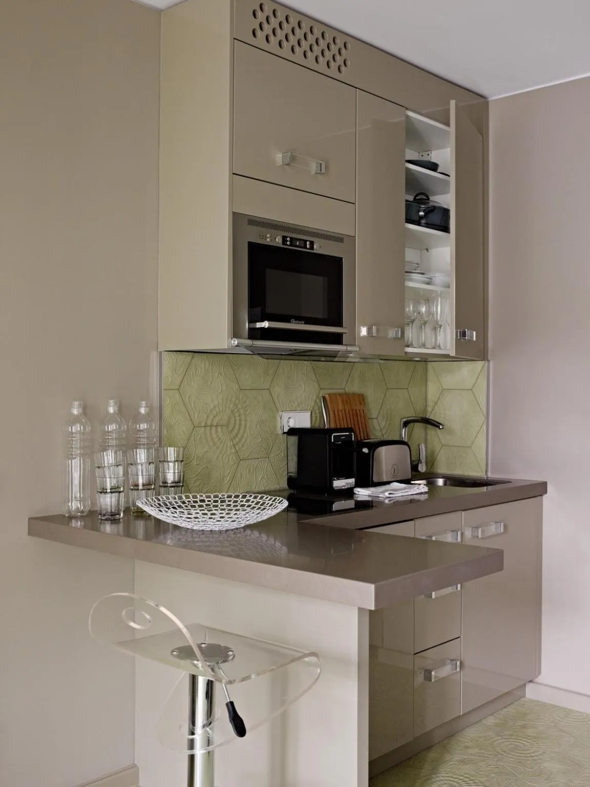 Coffee/tea facilities in VISIONAPARTMENTS Berlin - contactless check-in