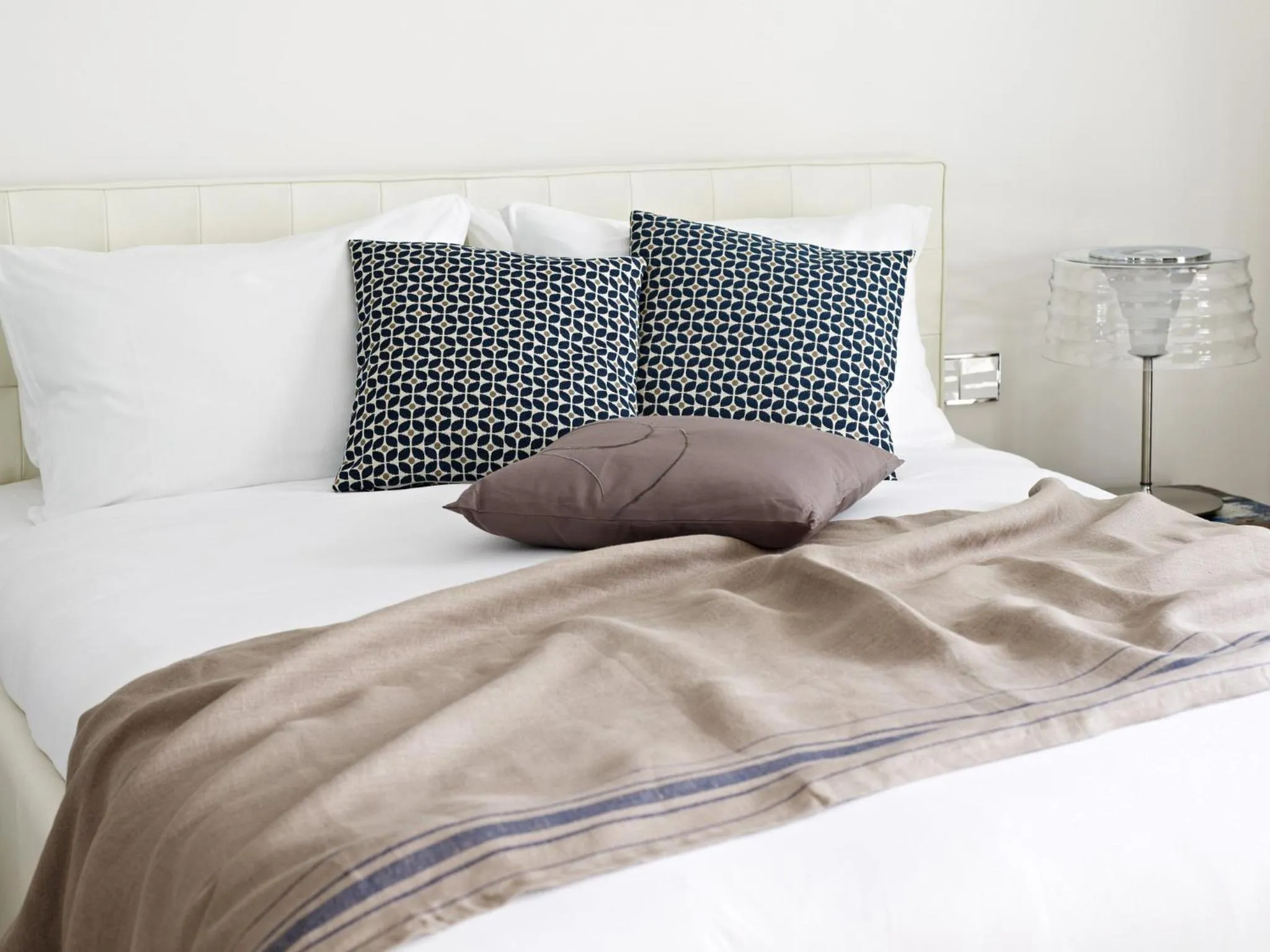 Bed in VISIONAPARTMENTS Berlin - contactless check-in