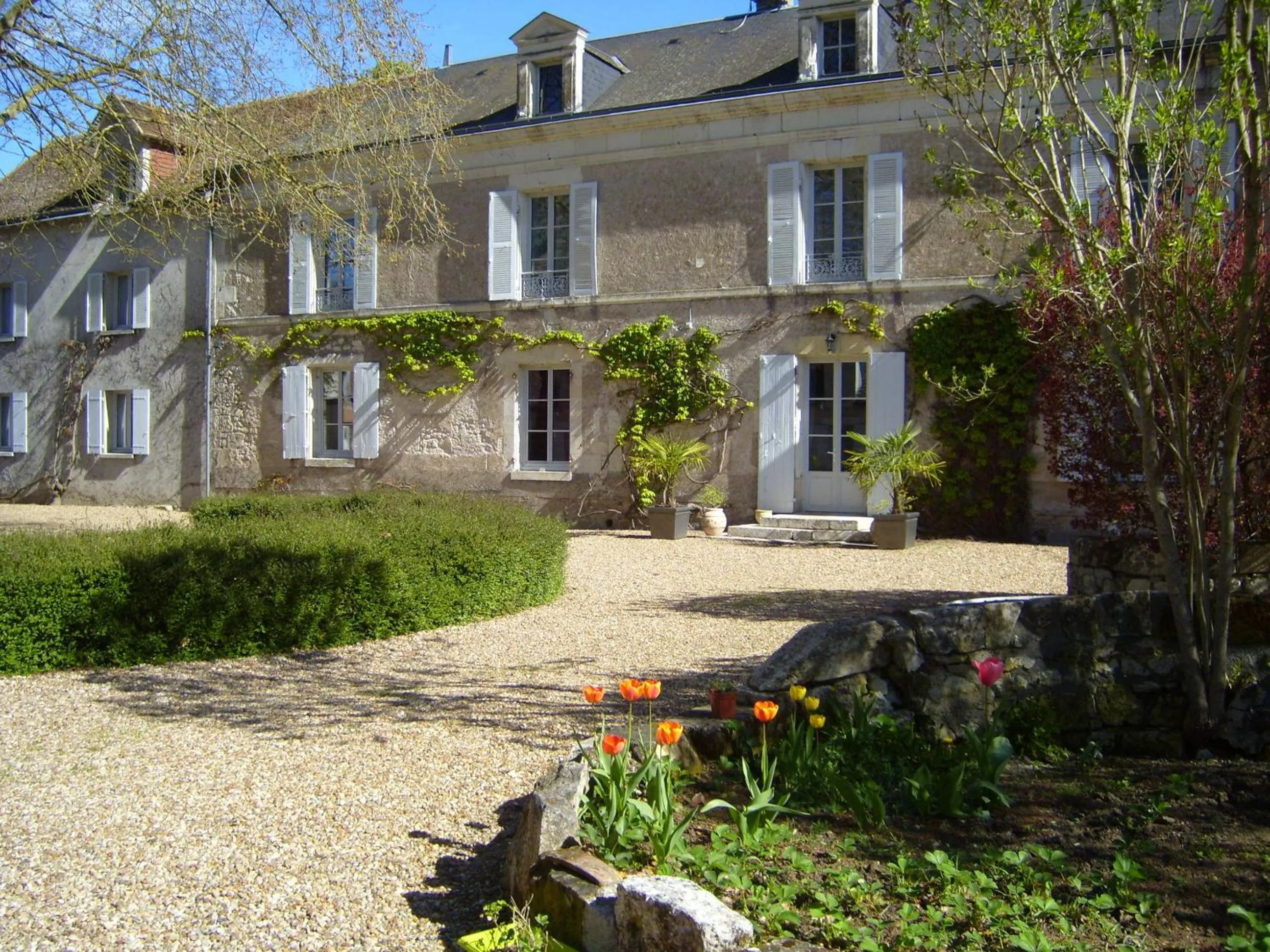 Facade/entrance in Hostellerie le Clos du Cher
