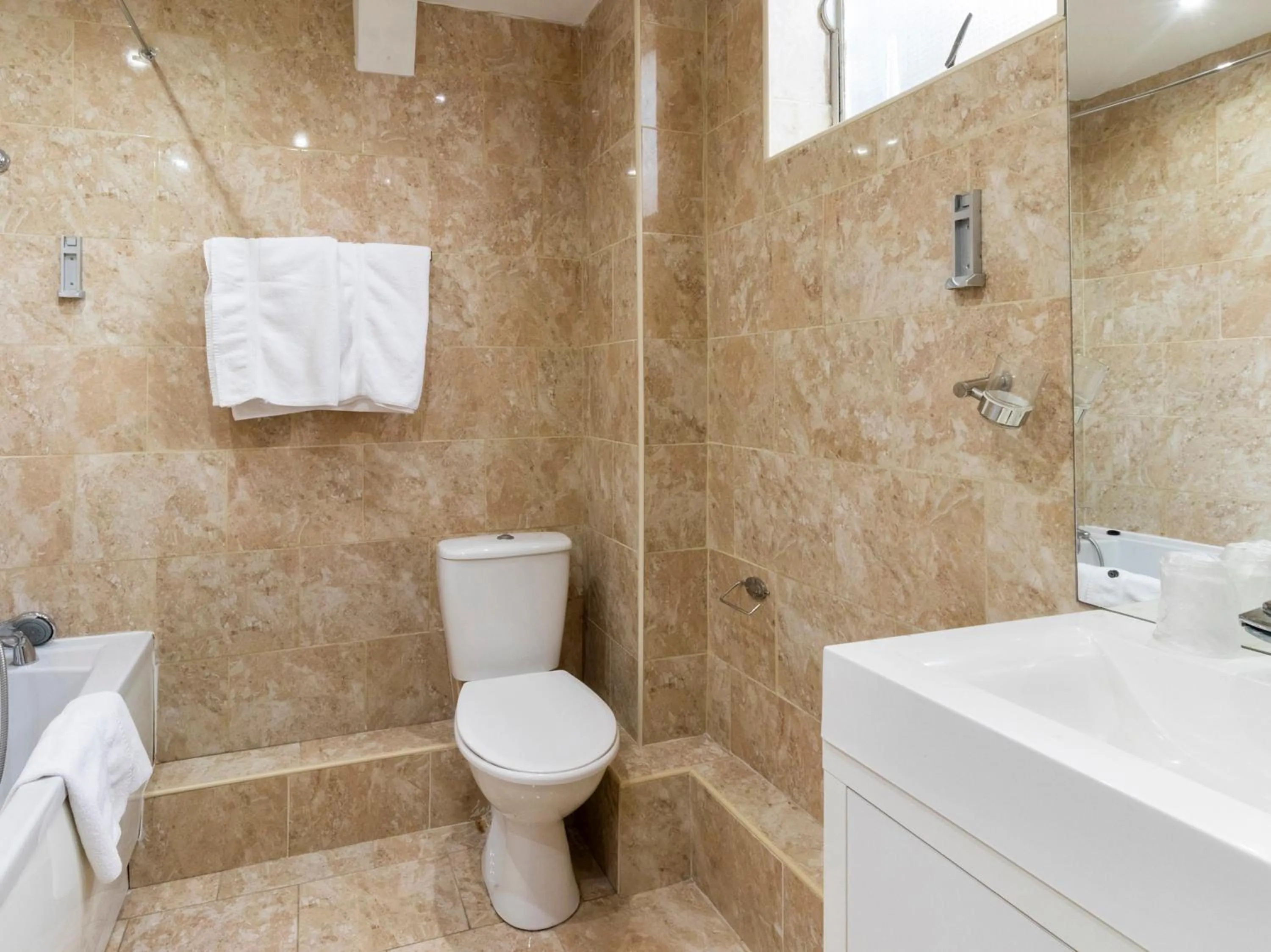 Toilet in Stuart Hotel