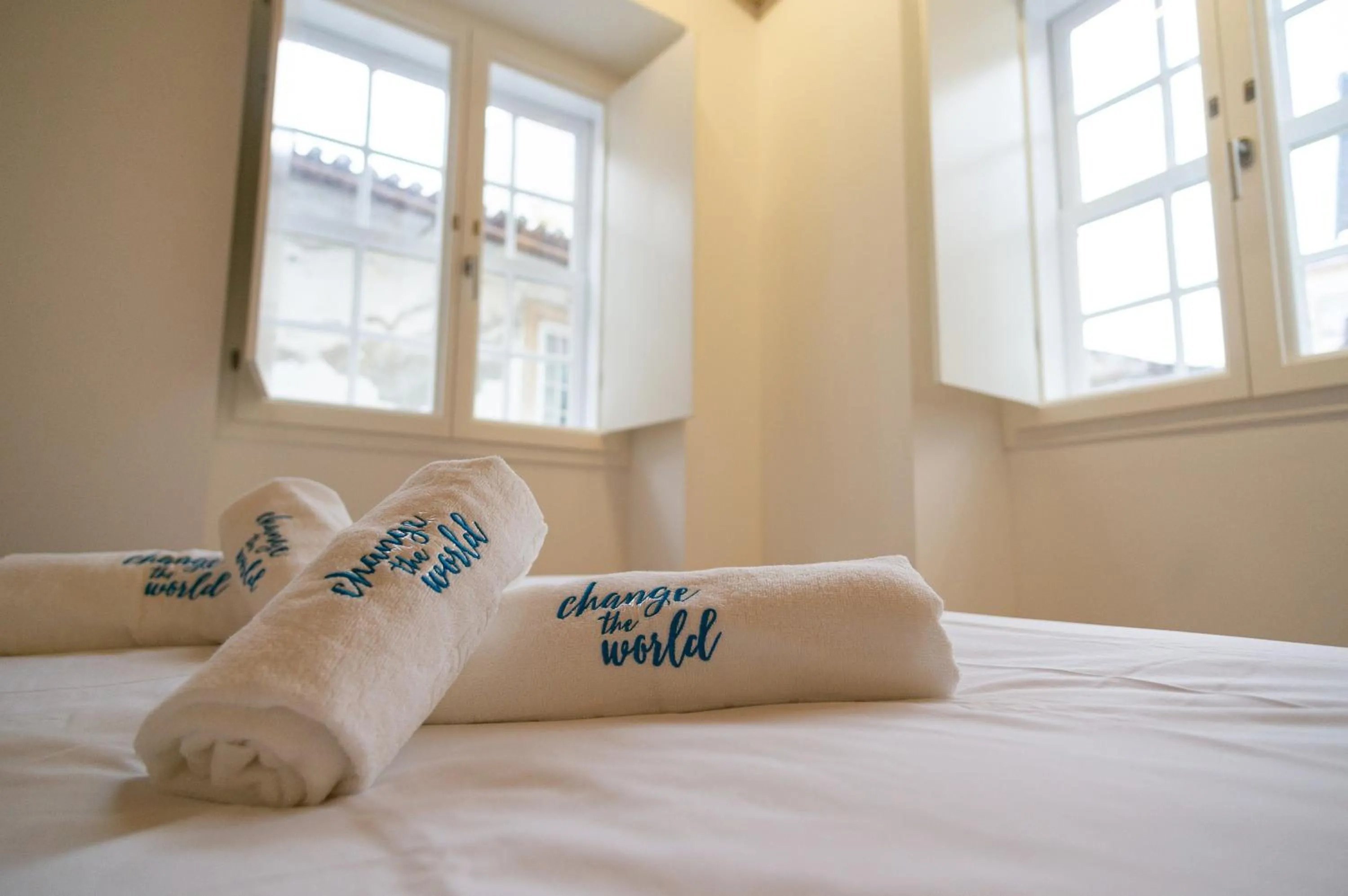 Deluxe Double Room with Private Bathroom in Change The World Hostels - Coimbra - Almedina