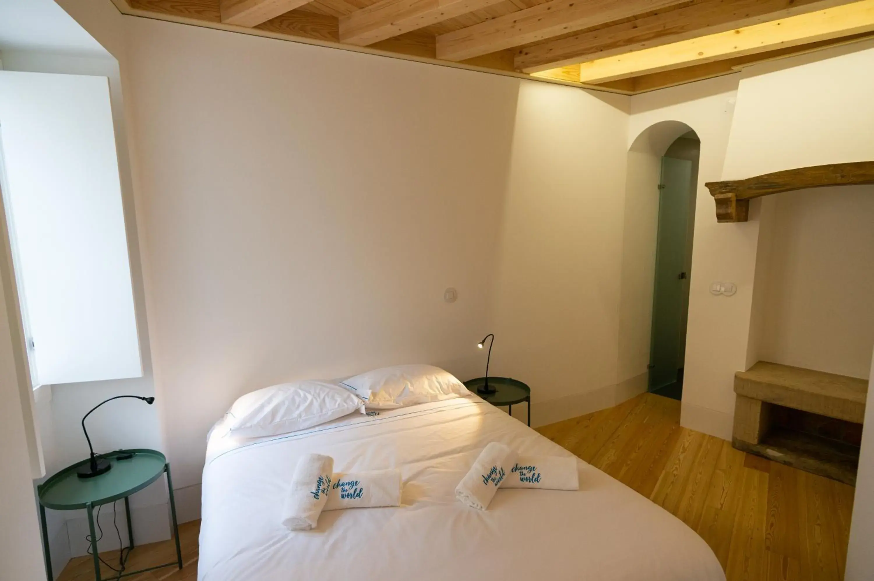 Double Room with Private Bathroom in Change The World Hostels - Coimbra - Almedina Double Room with Private Bathroom in Change The World Hostels - Coimbra - Almedina