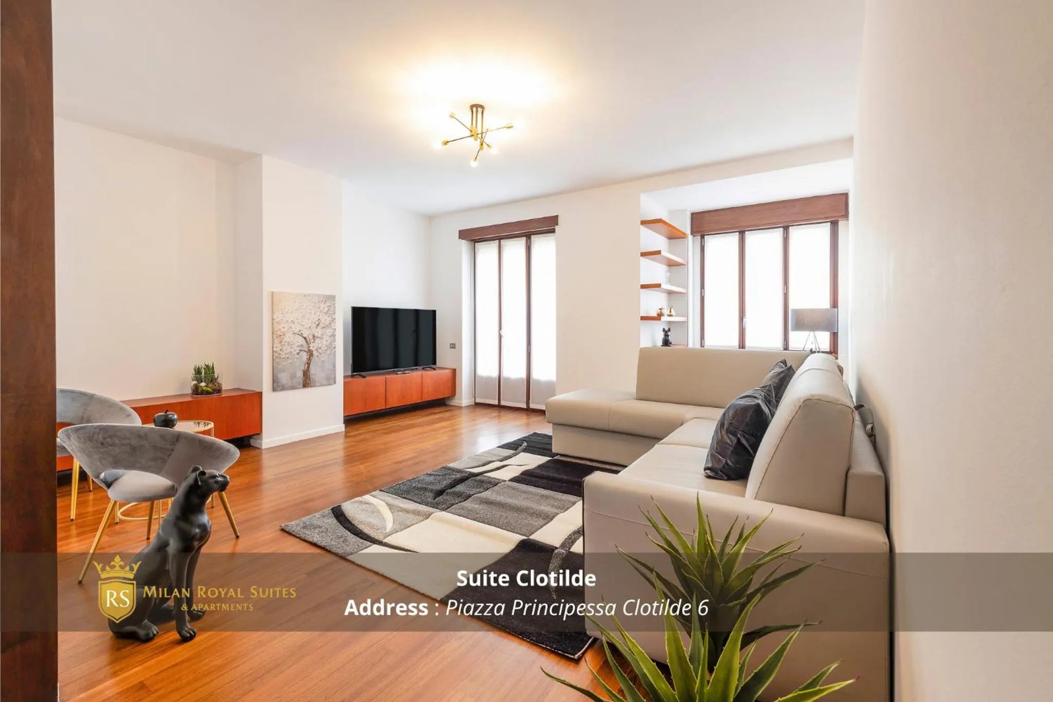 Communal lounge/ TV room, Bed in Milan Royal Suites - Centro