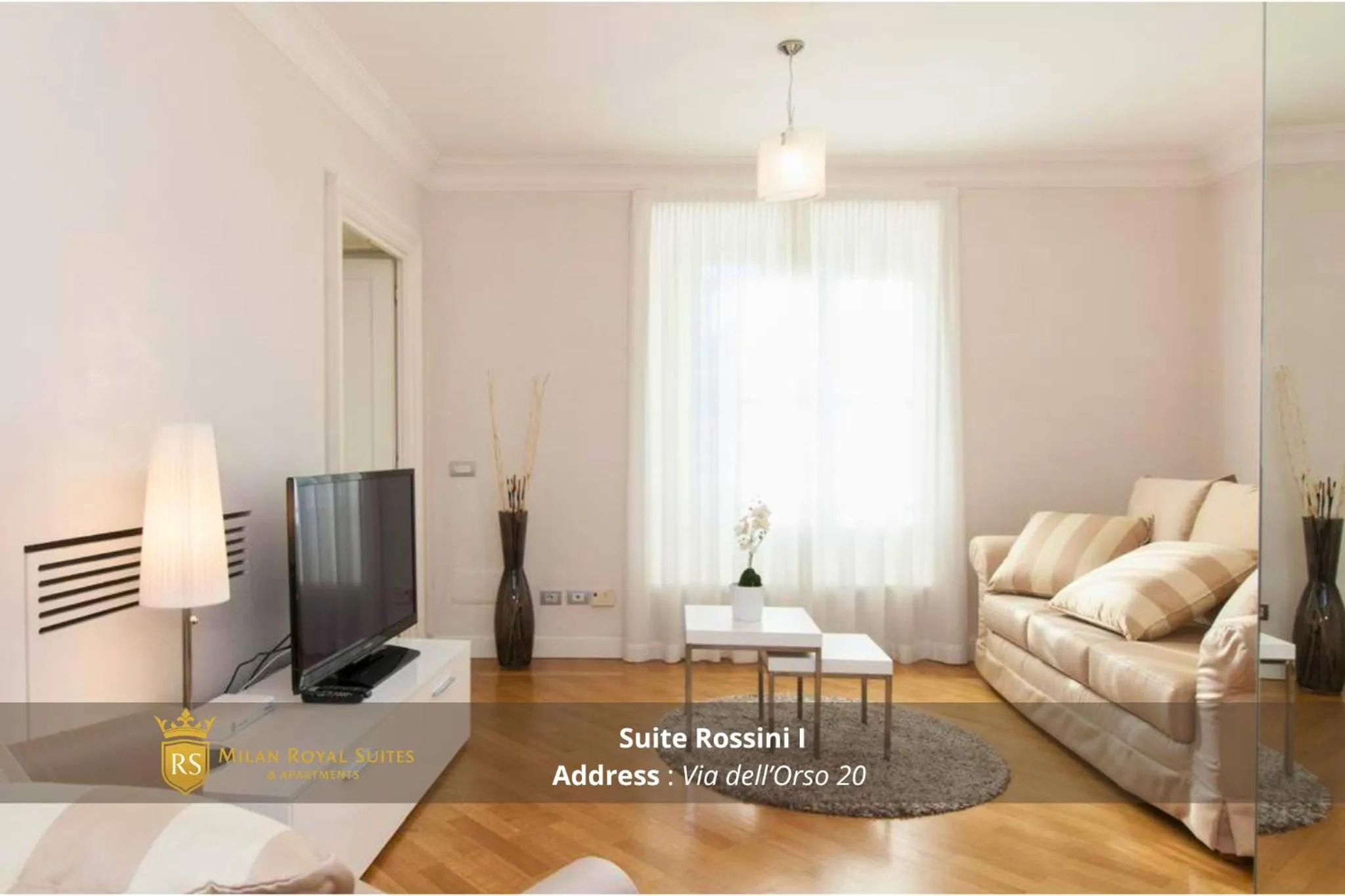 Communal lounge/ TV room in Milan Royal Suites - Centro