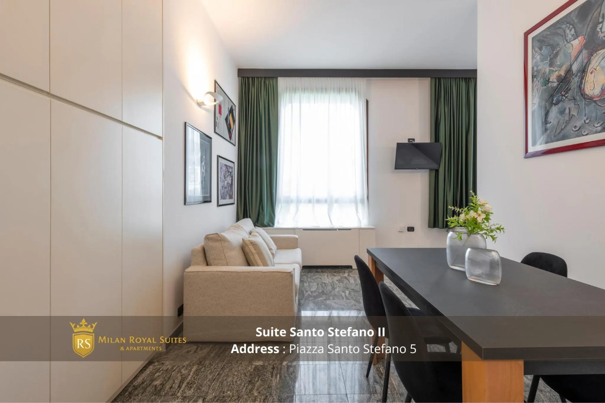 Seating area in Milan Royal Suites - Centro