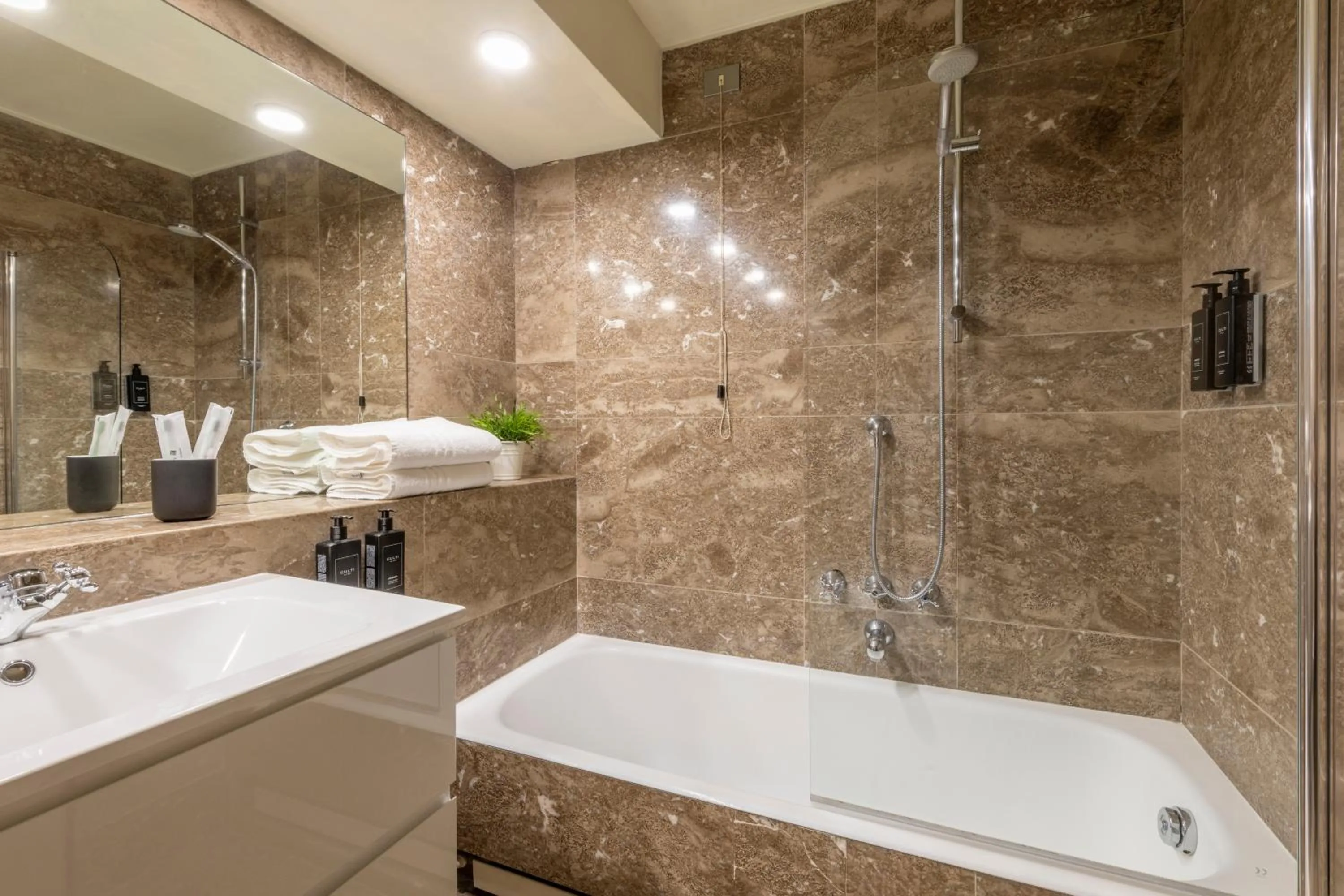 Milan Royal Suites - Centro