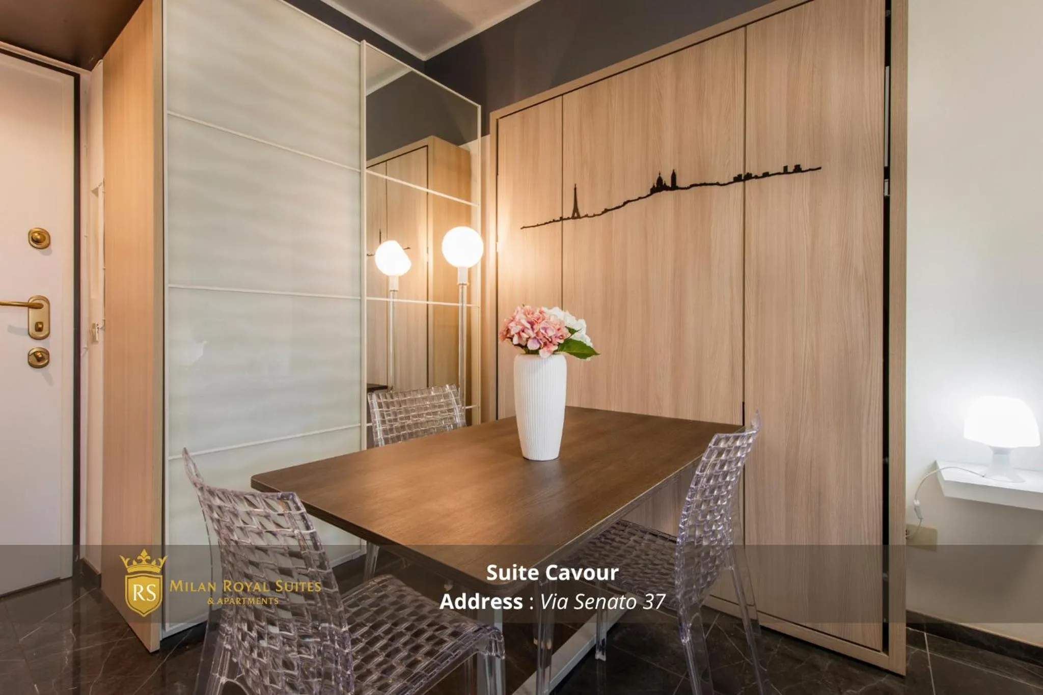 Seating area in Milan Royal Suites - Centro