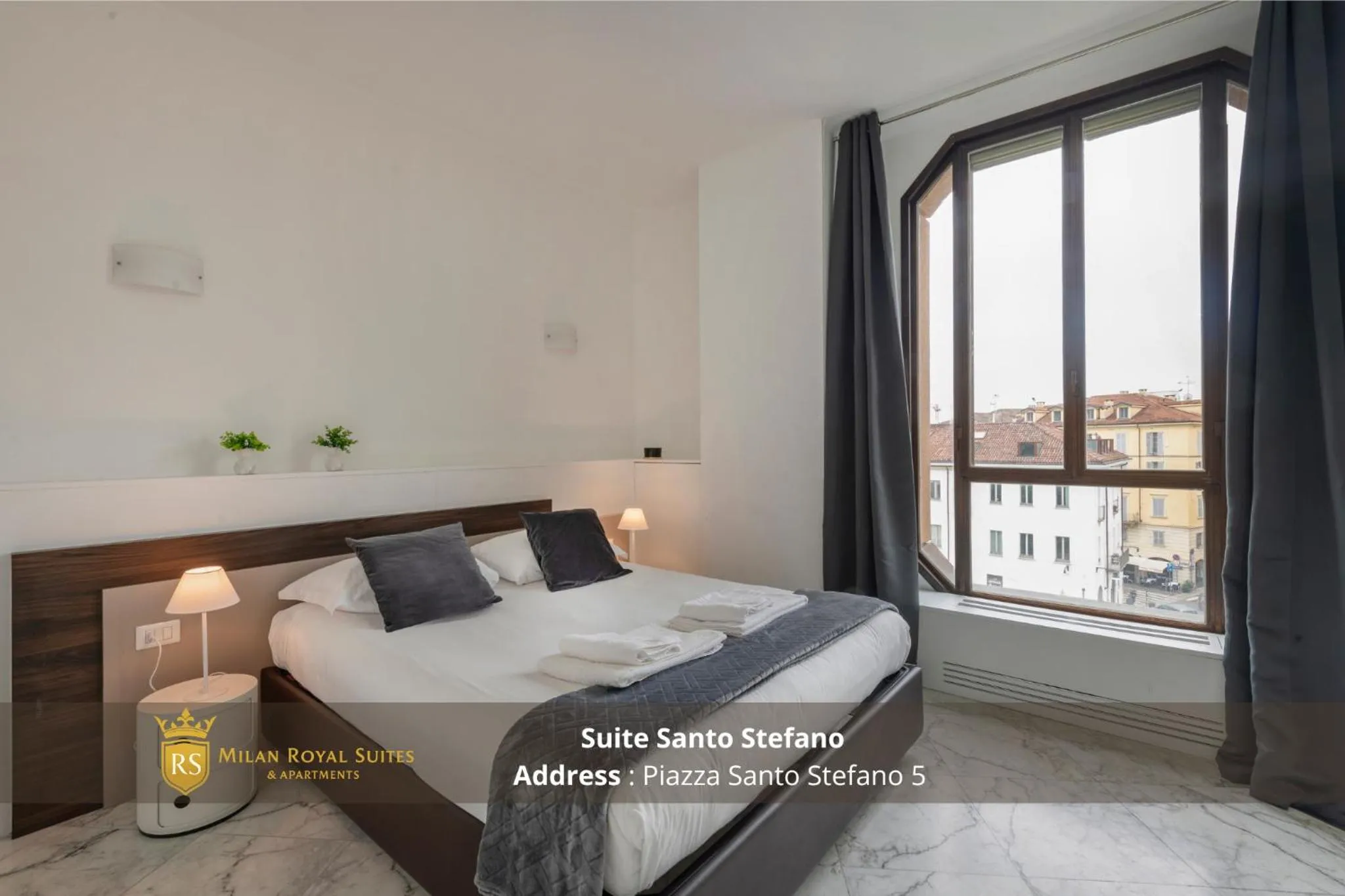 Bedroom, Bed in Milan Royal Suites - Centro