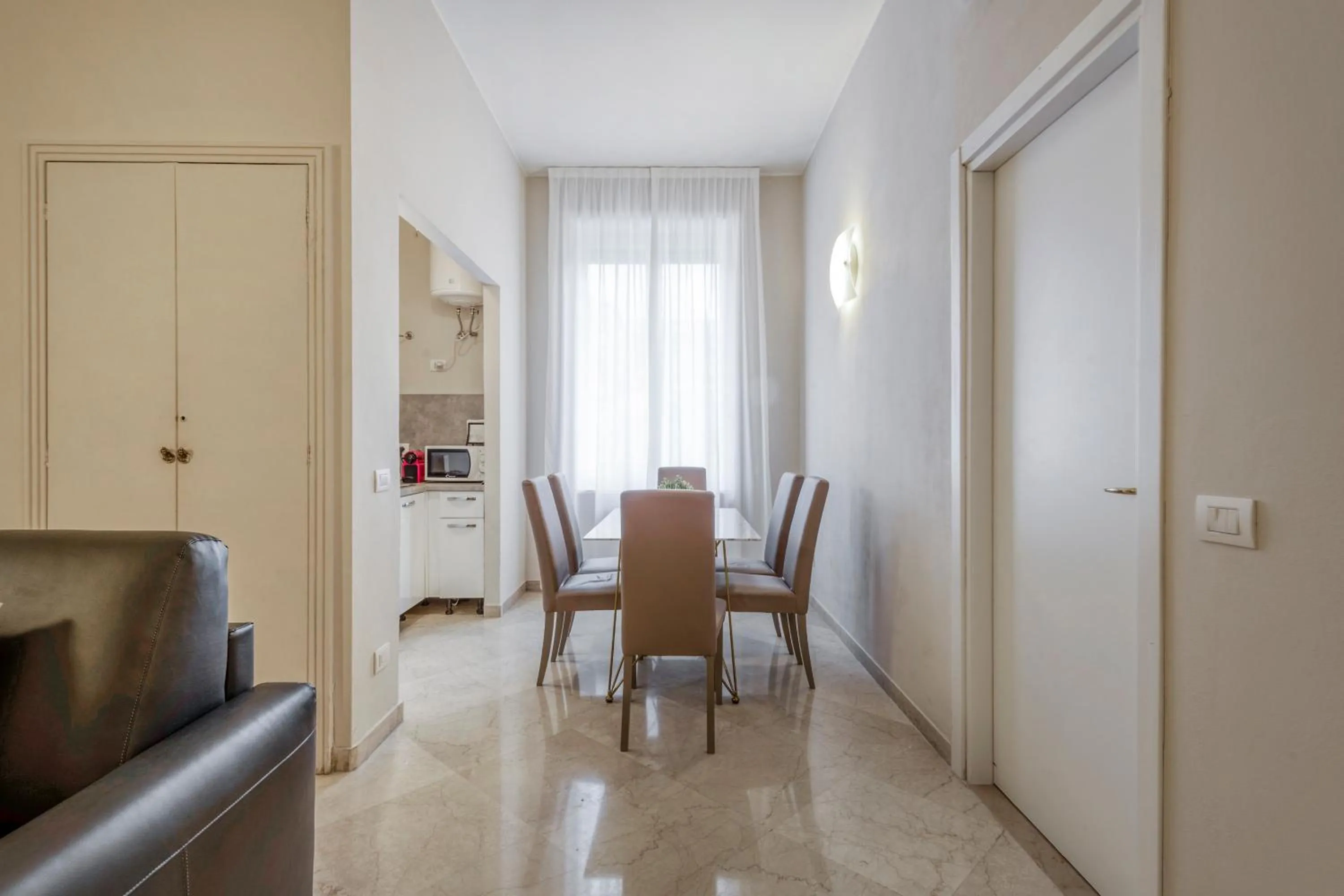 Living room in Milan Royal Suites - Centro