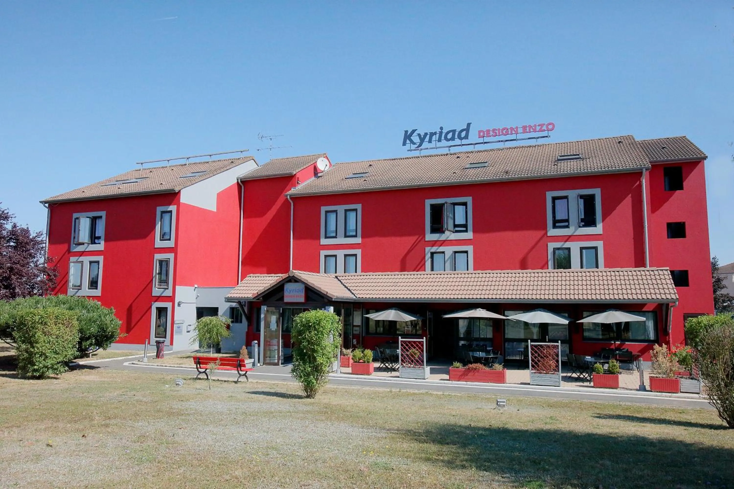 Facade/entrance in Enzo Hotels Cannes-Écluse by Kyriad Direct