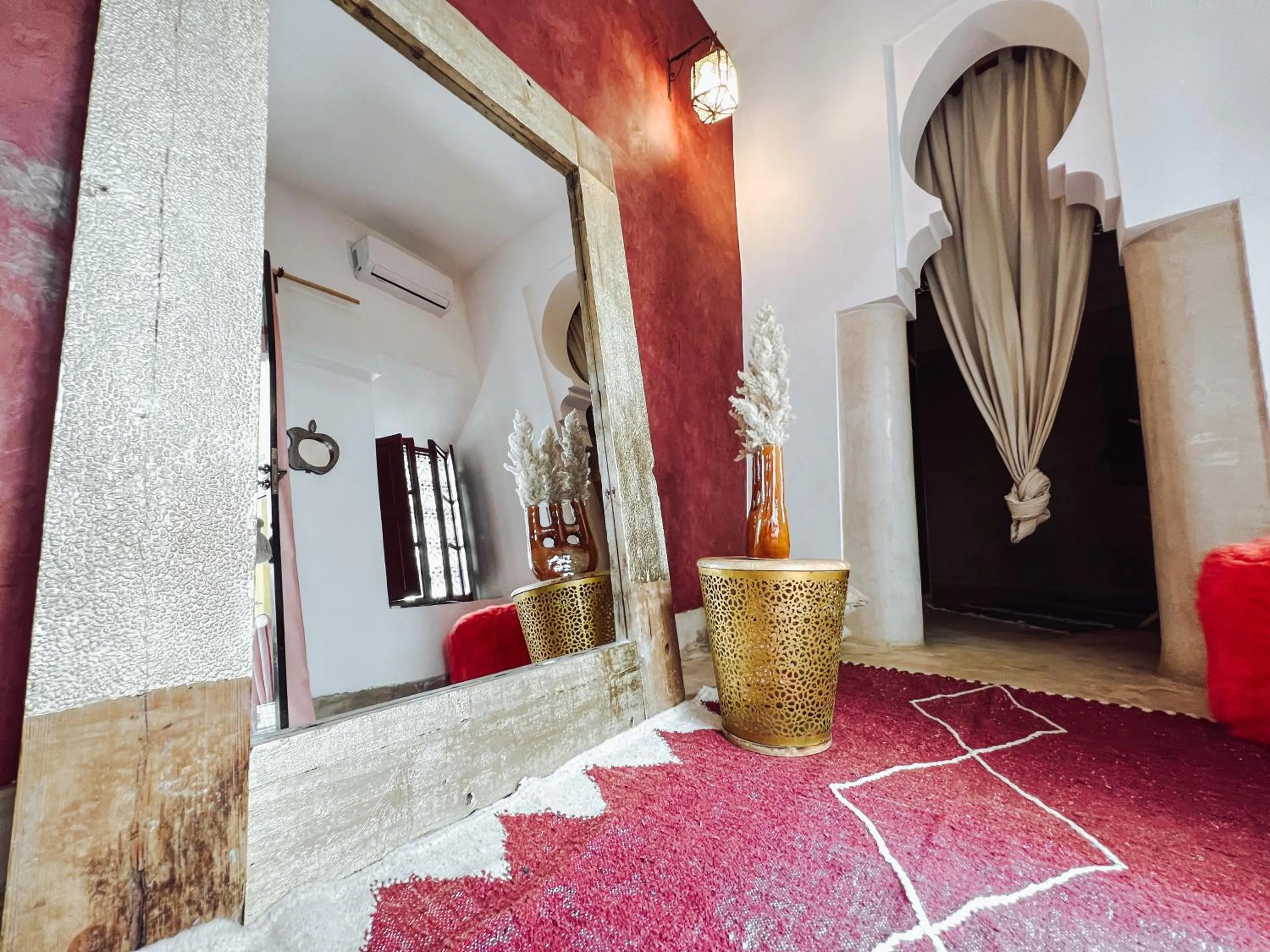 Photo of the whole room in DAR AURORA