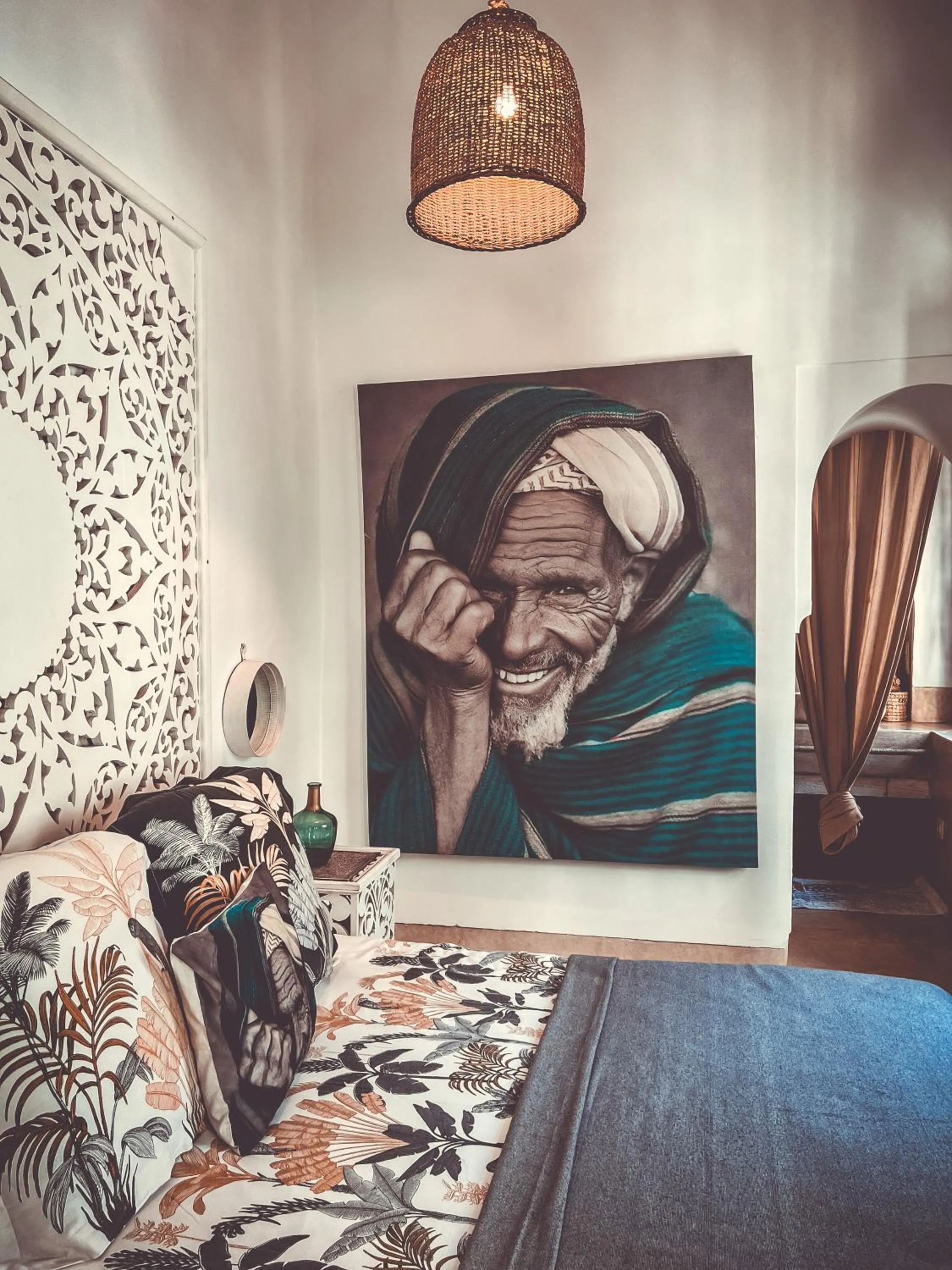 Decorative detail, Bed in DAR AURORA