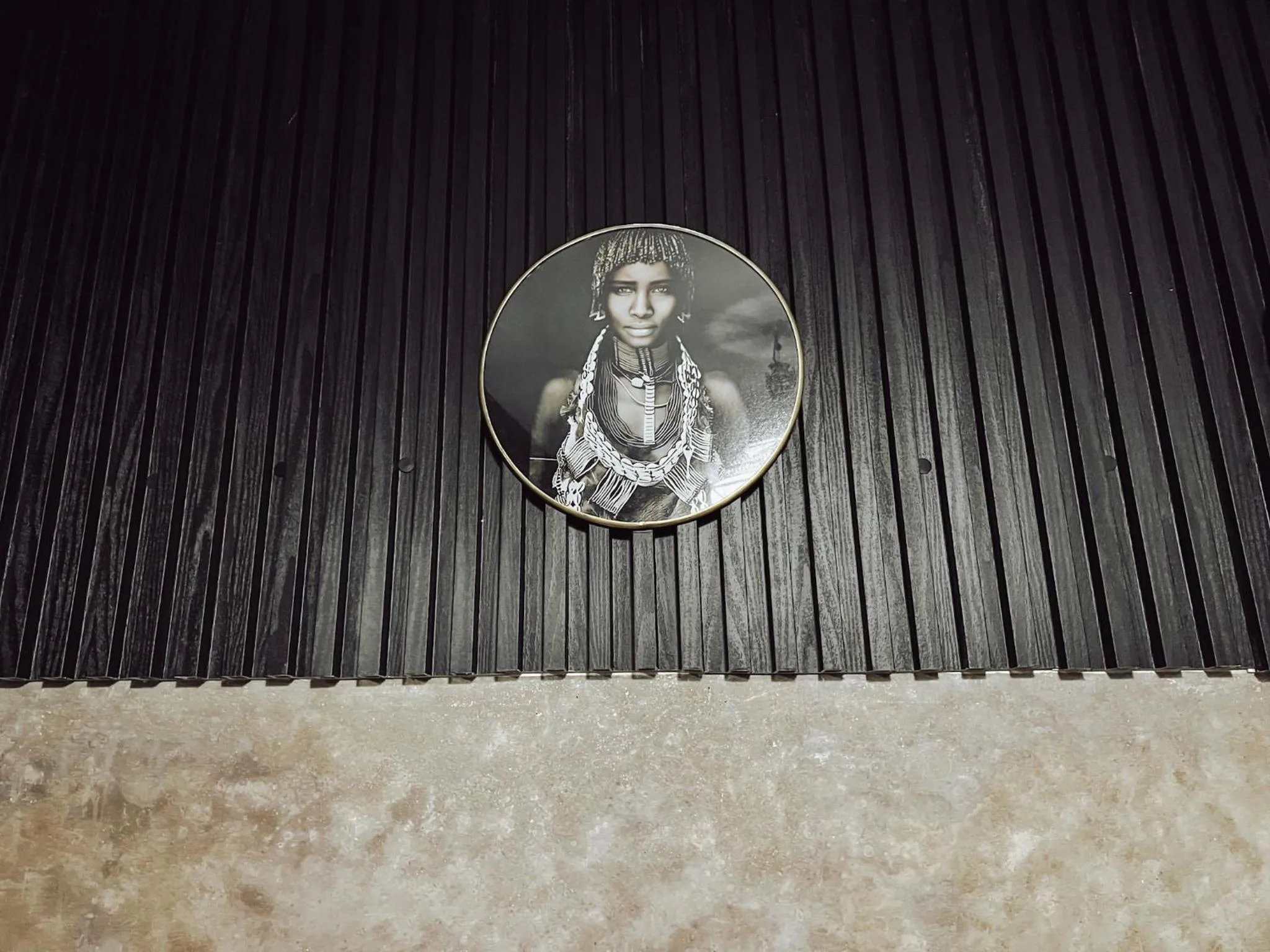 Decorative detail in DAR AURORA