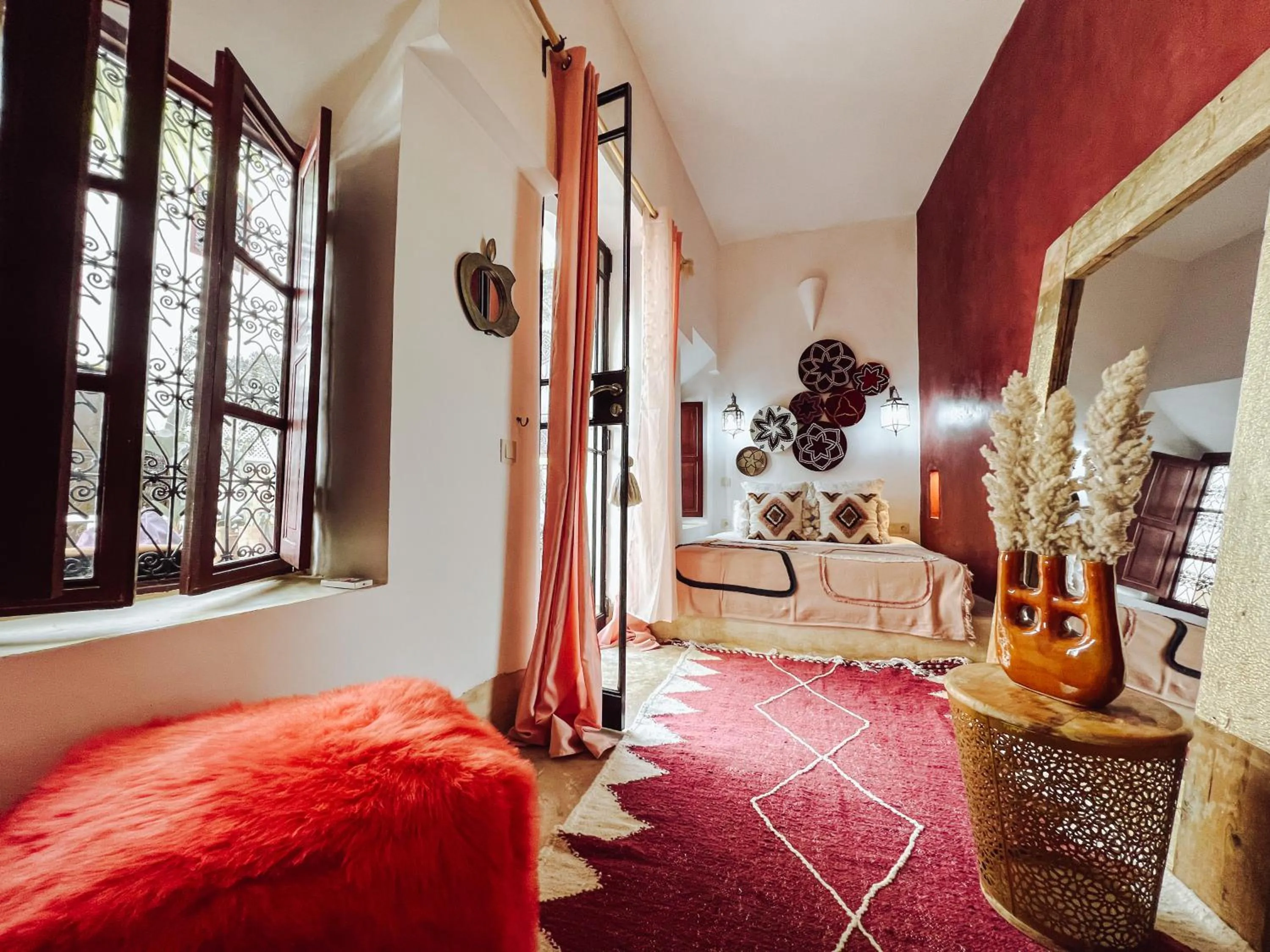 Photo of the whole room in DAR AURORA