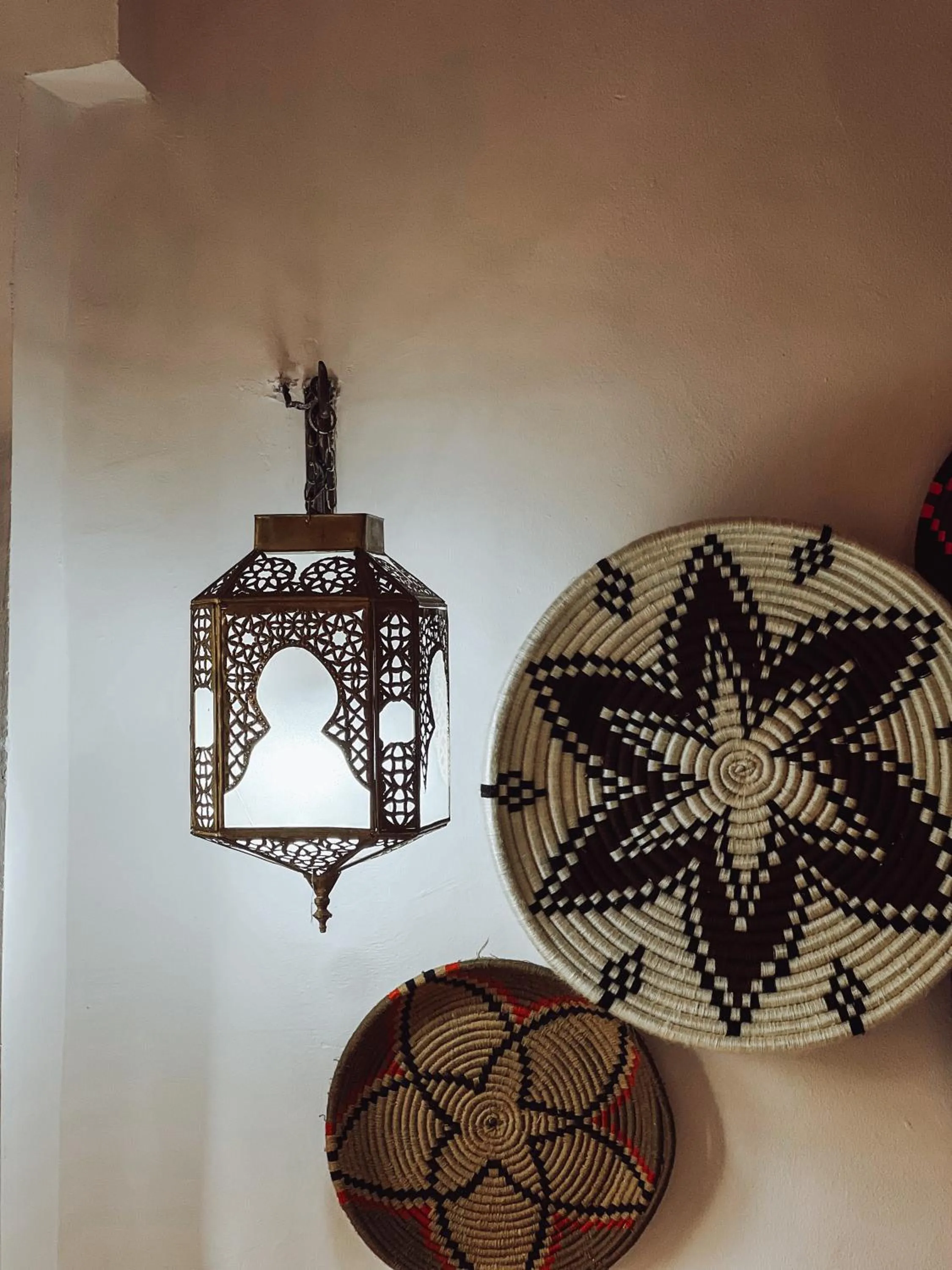 Decorative detail in DAR AURORA