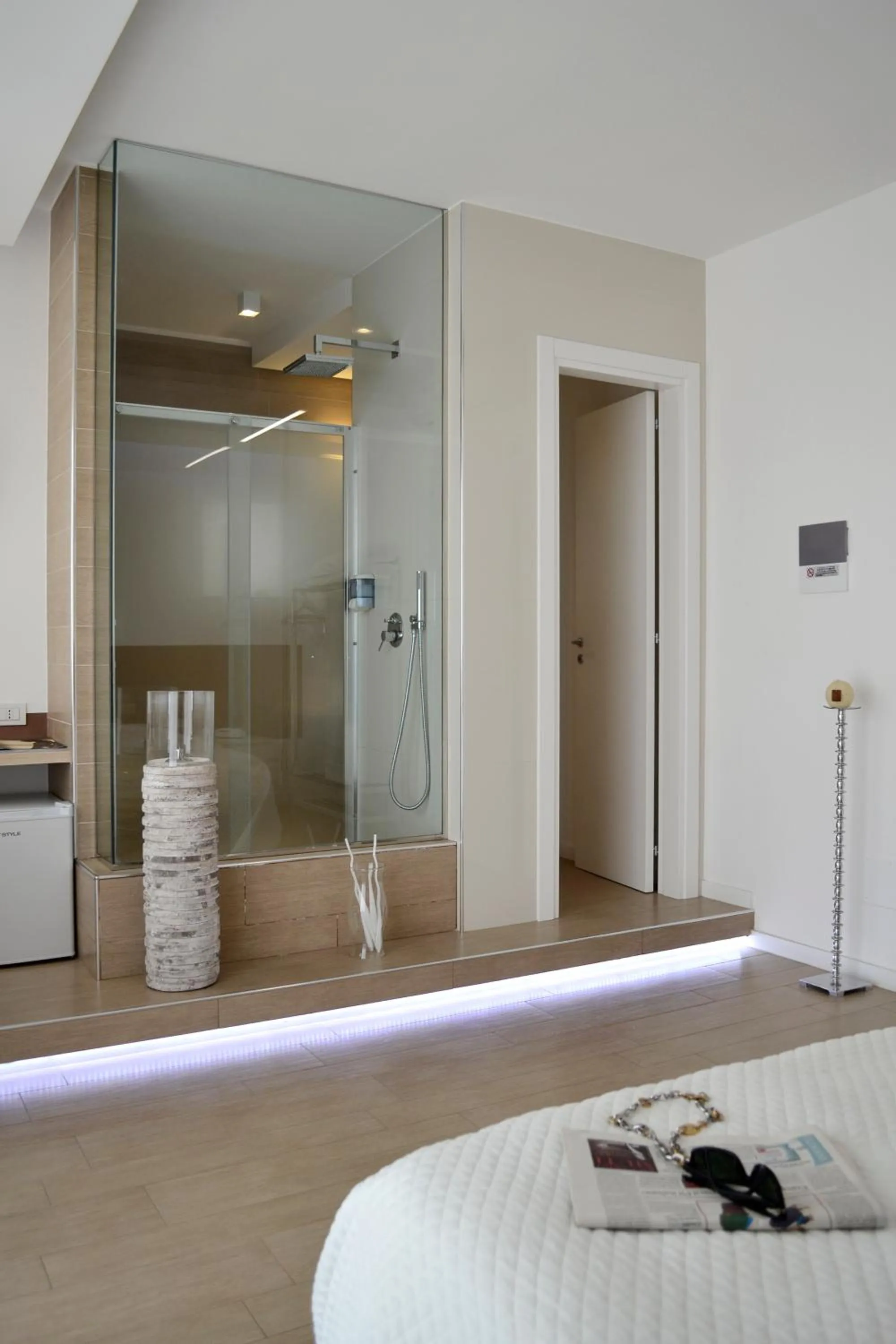 Shower, Bed in B&B Dimora Silvestri