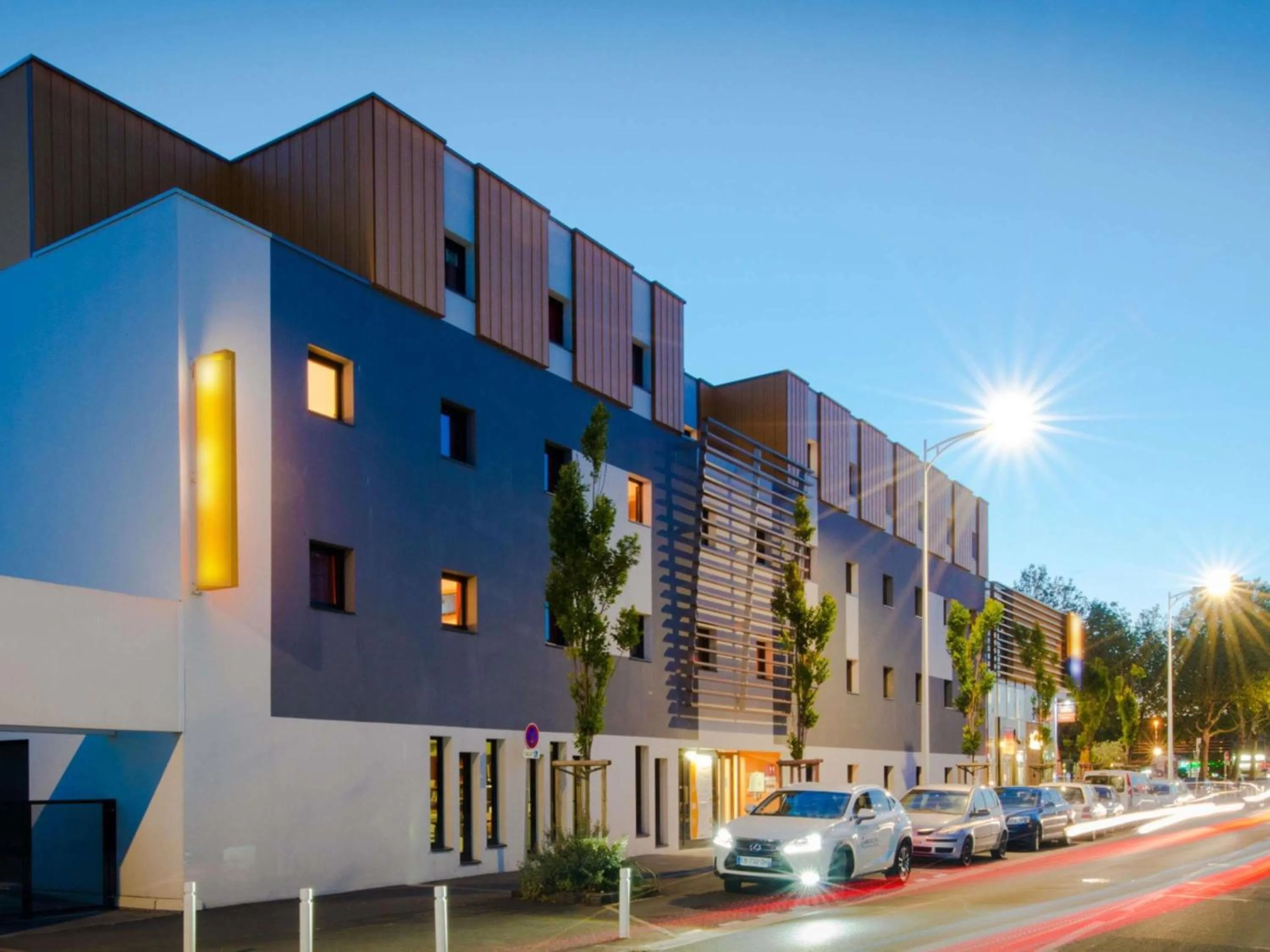 Property building in Hôtel Eco La Rochelle Centre les Minimes