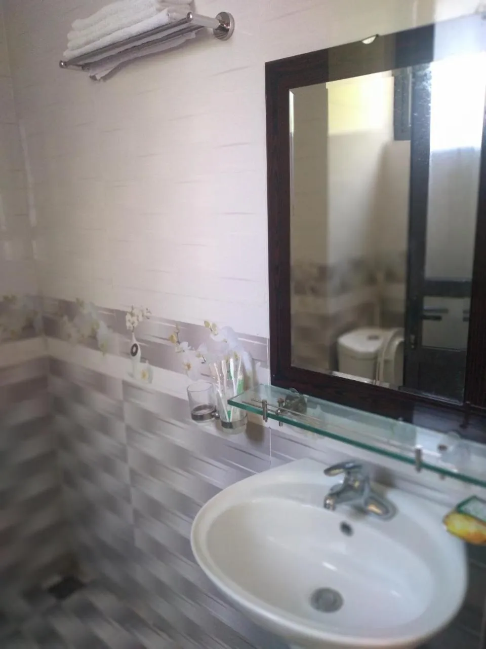 Toilet in Gate Tuan Chau Hotel