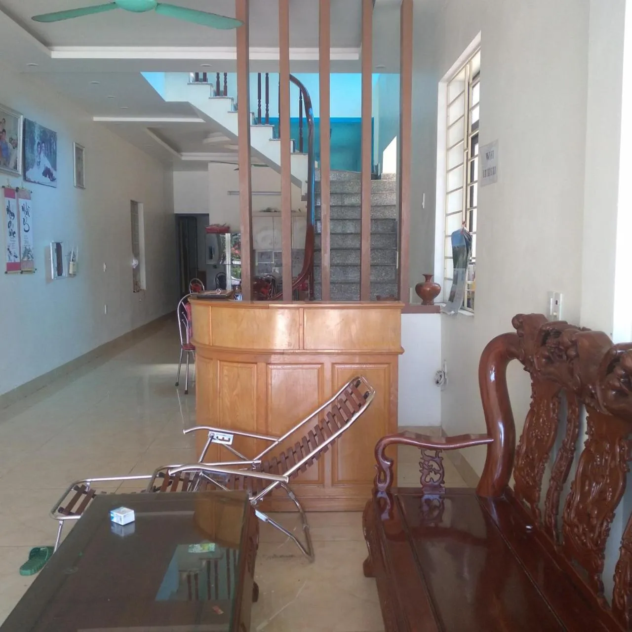 Living room in Gate Tuan Chau Hotel