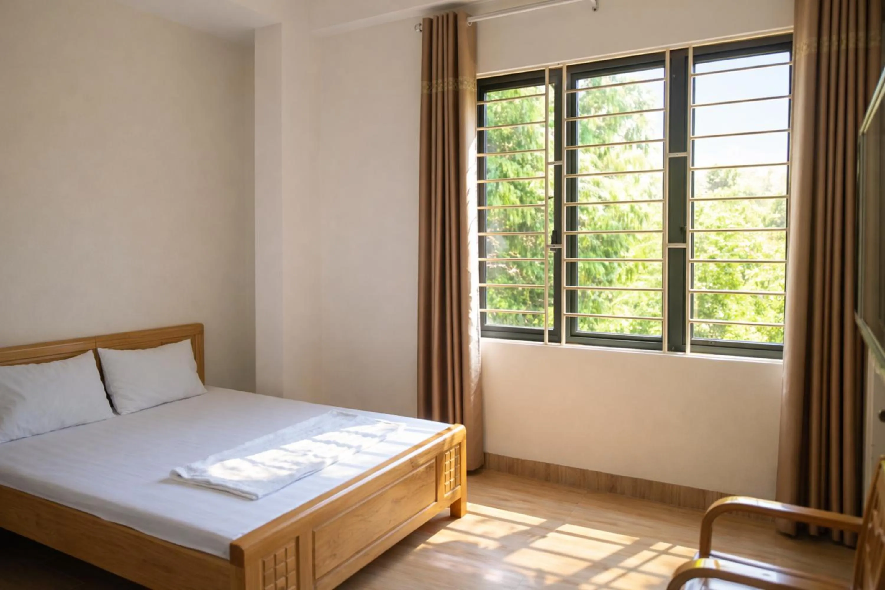 Bed in Gate Tuan Chau Hotel