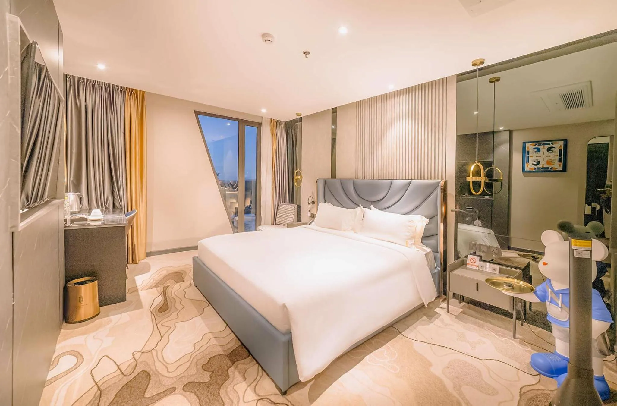 Bedroom, Bed in New Century Dalat Hotel