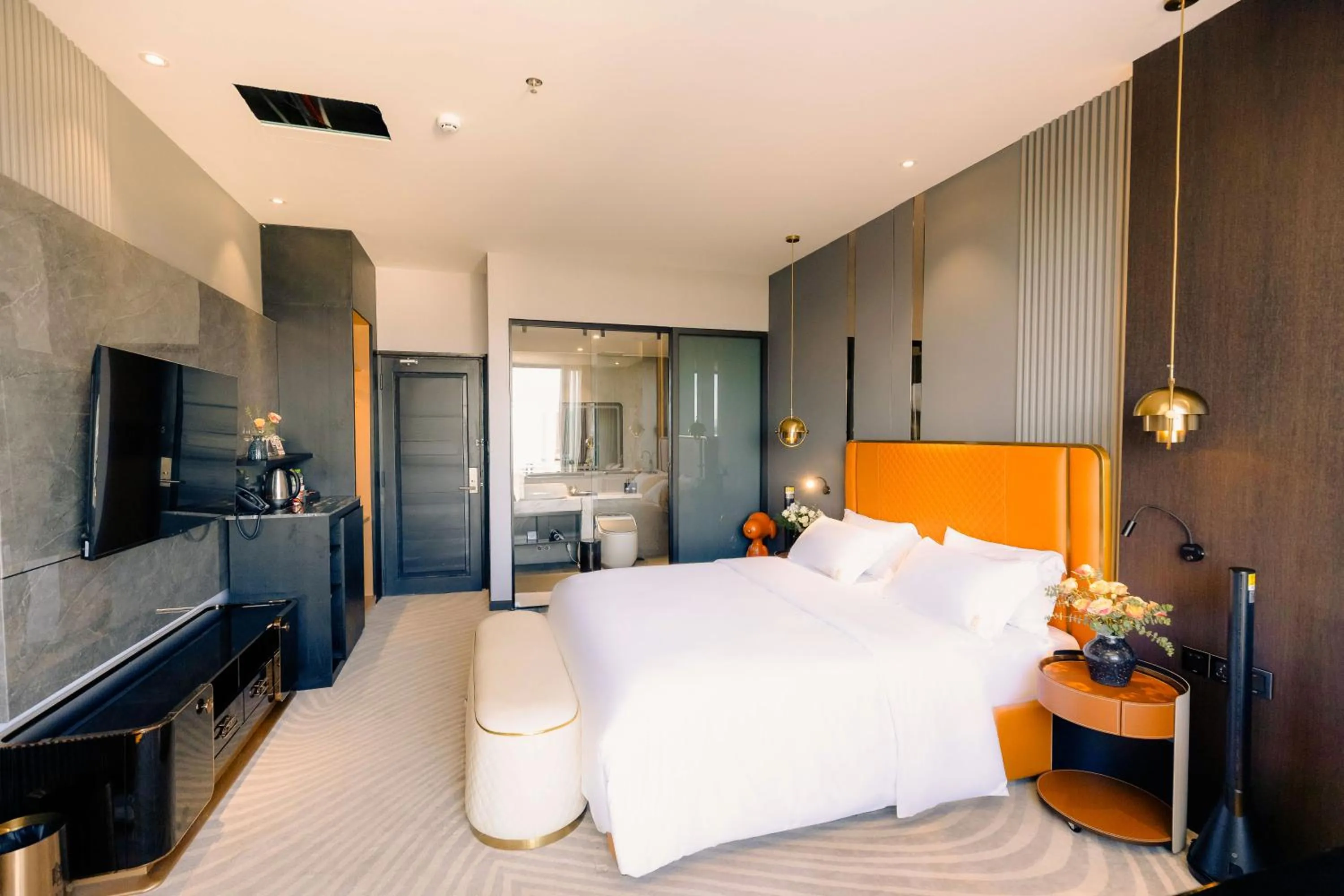 Bedroom, Bed in New Century Dalat Hotel