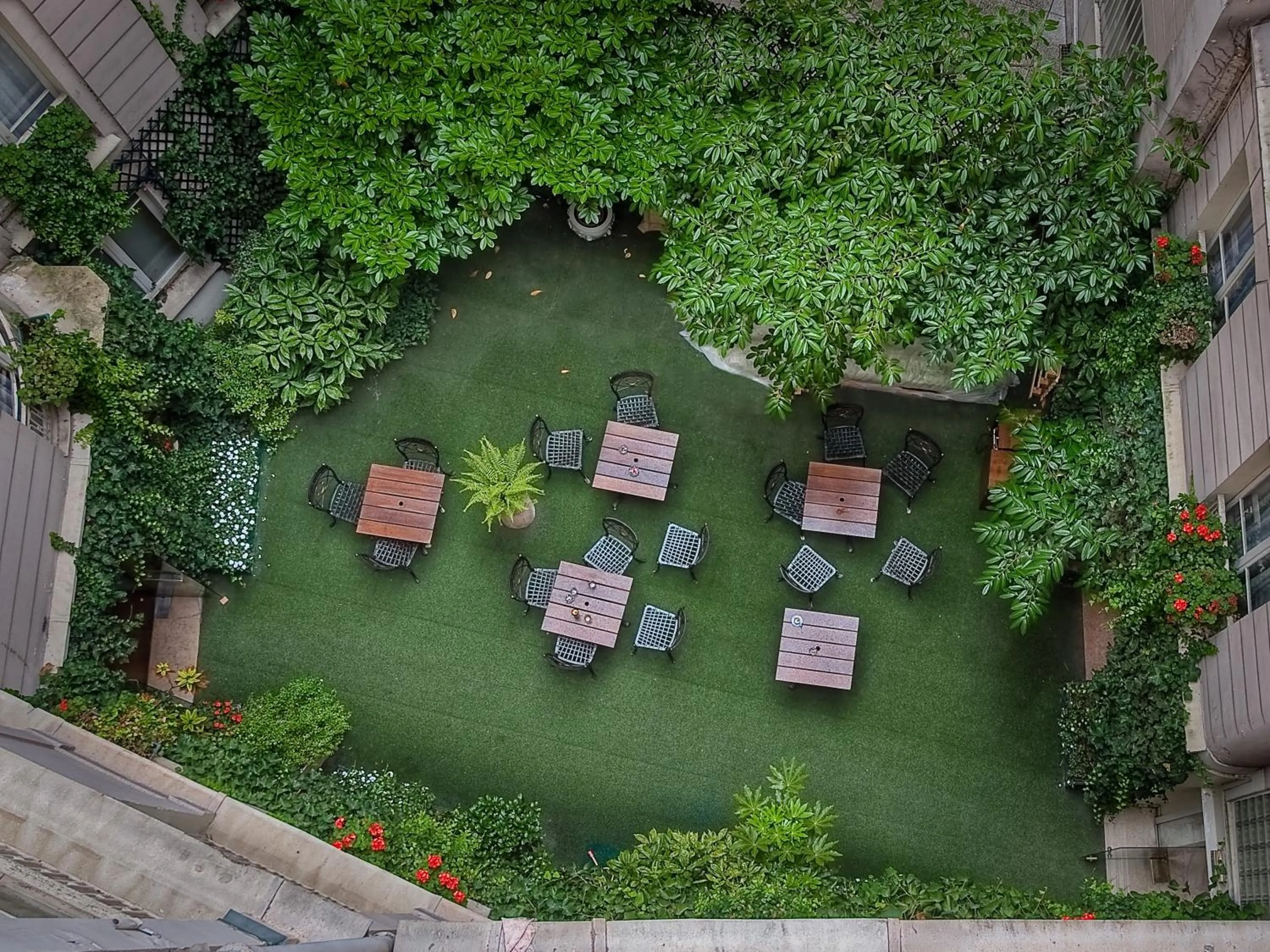 Patio in Elysées Union