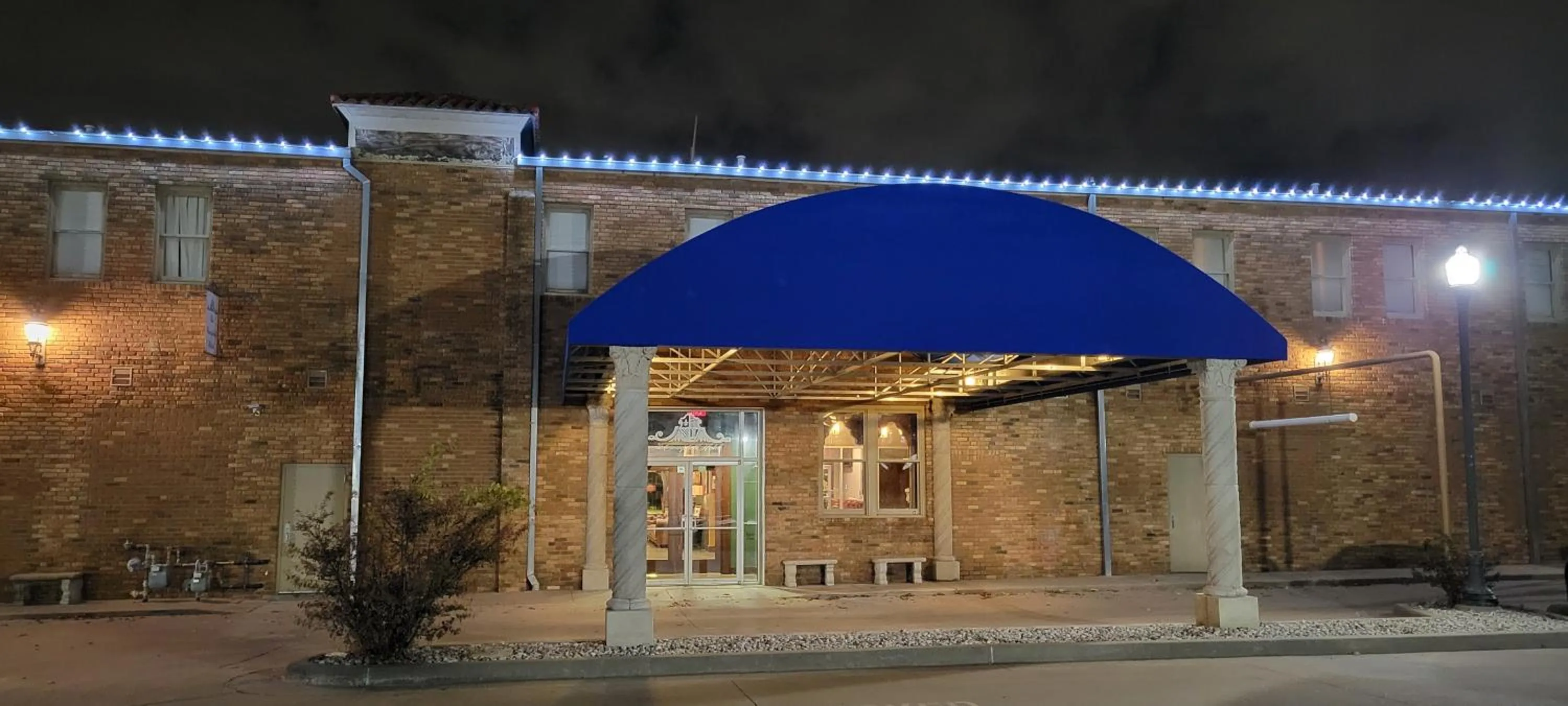 Facade/entrance in The Campbell Hotel