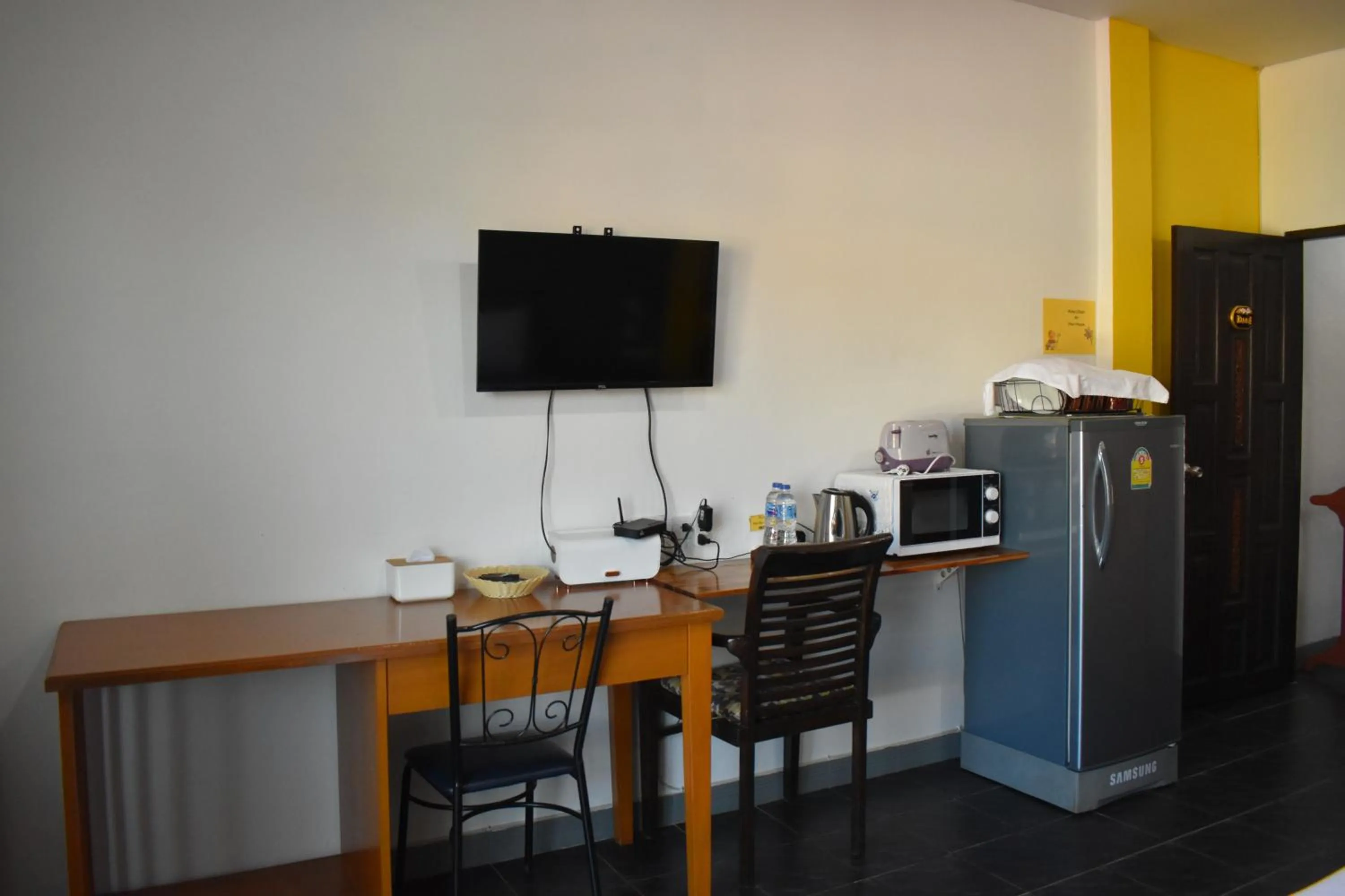 TV and multimedia in Sala Bua Room