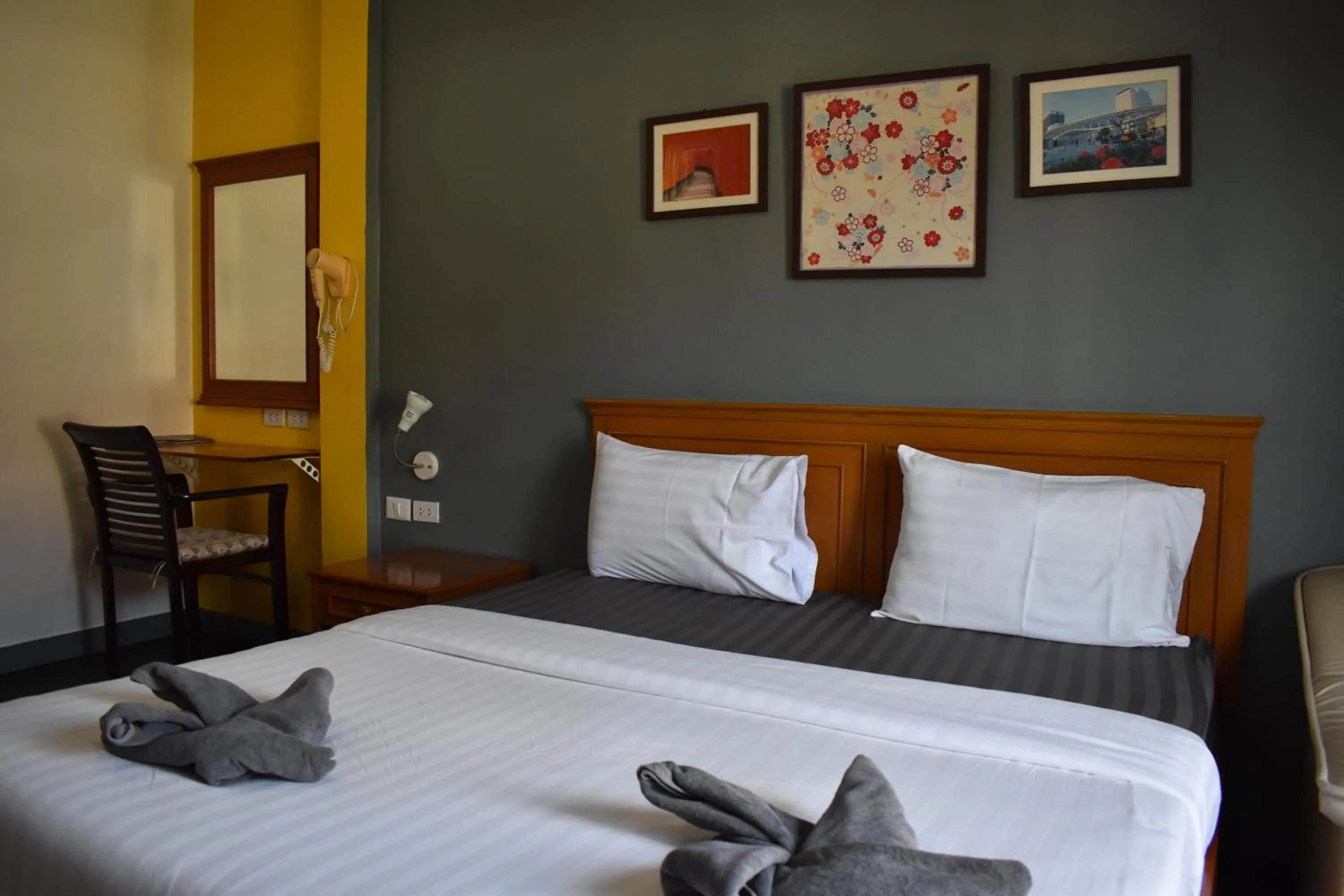 Bed in Sala Bua Room