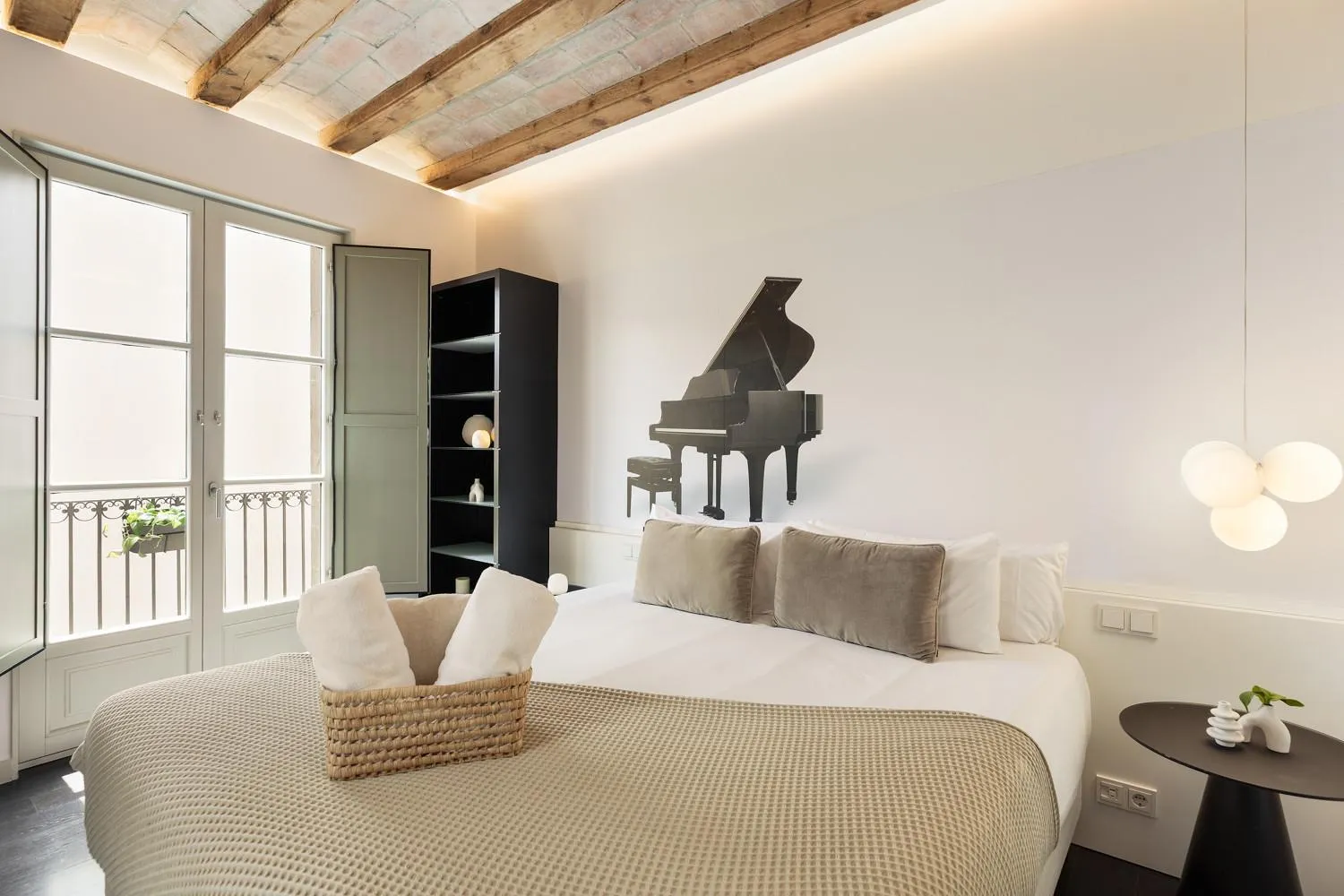 Bed in Ola Living Portaferrissa