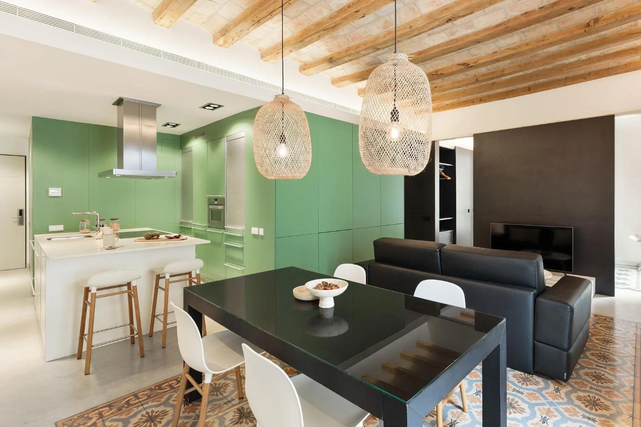 Dining area in Ola Living Portaferrissa