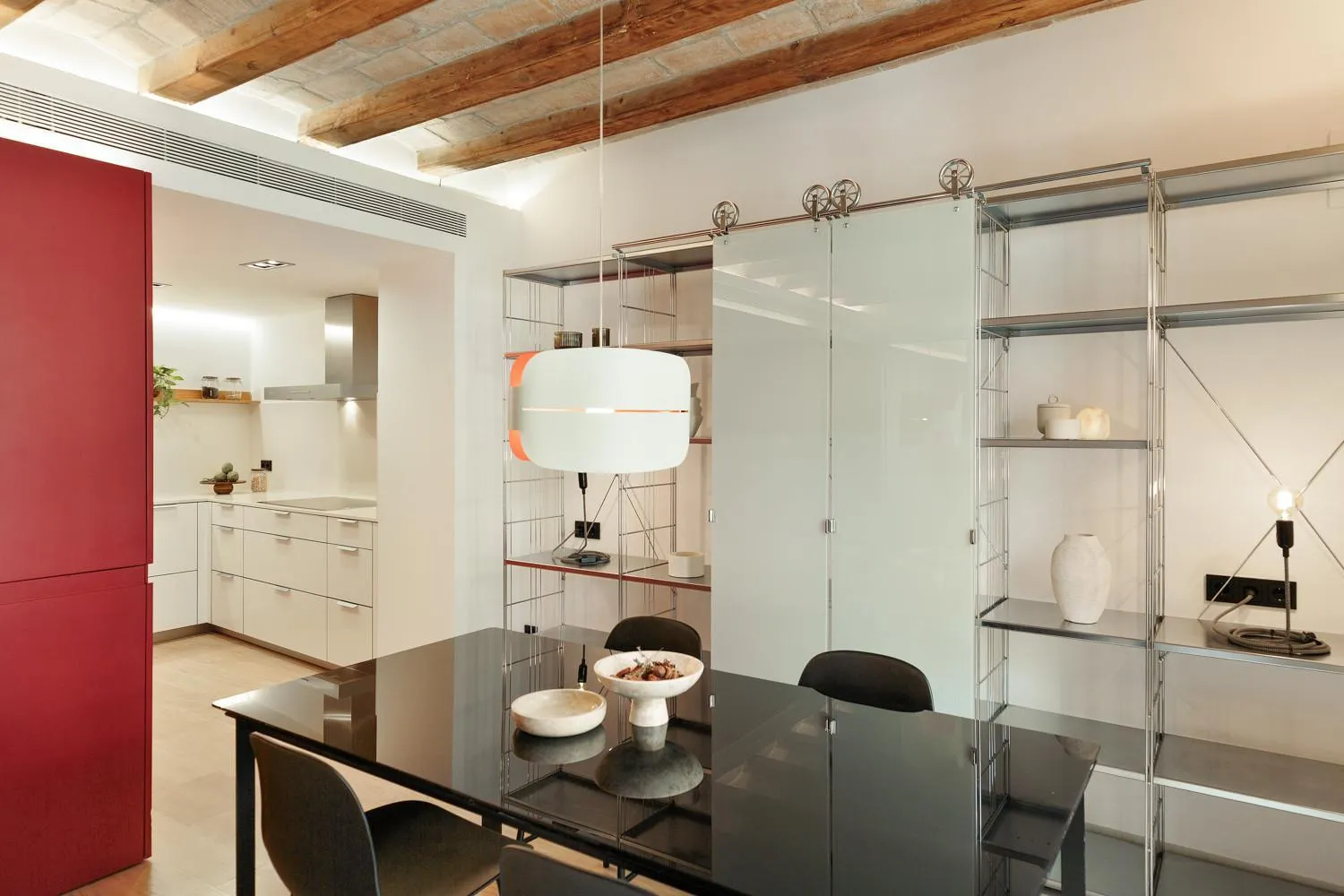 Dining area in Ola Living Portaferrissa