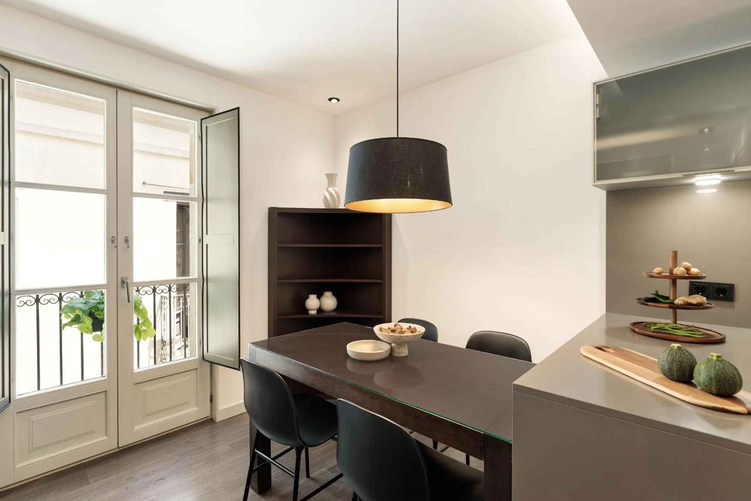 Dining area in Ola Living Portaferrissa