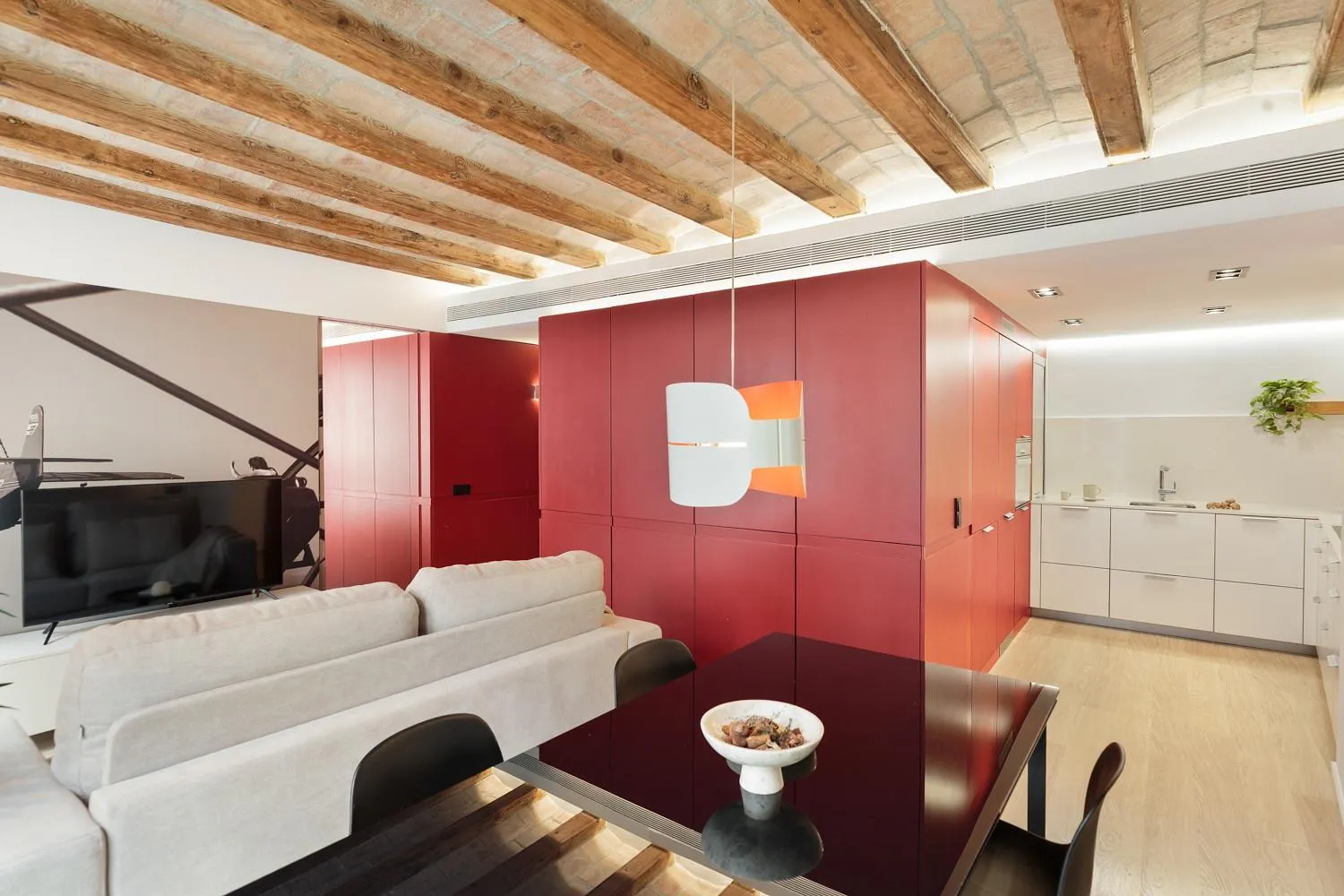 Dining area in Ola Living Portaferrissa