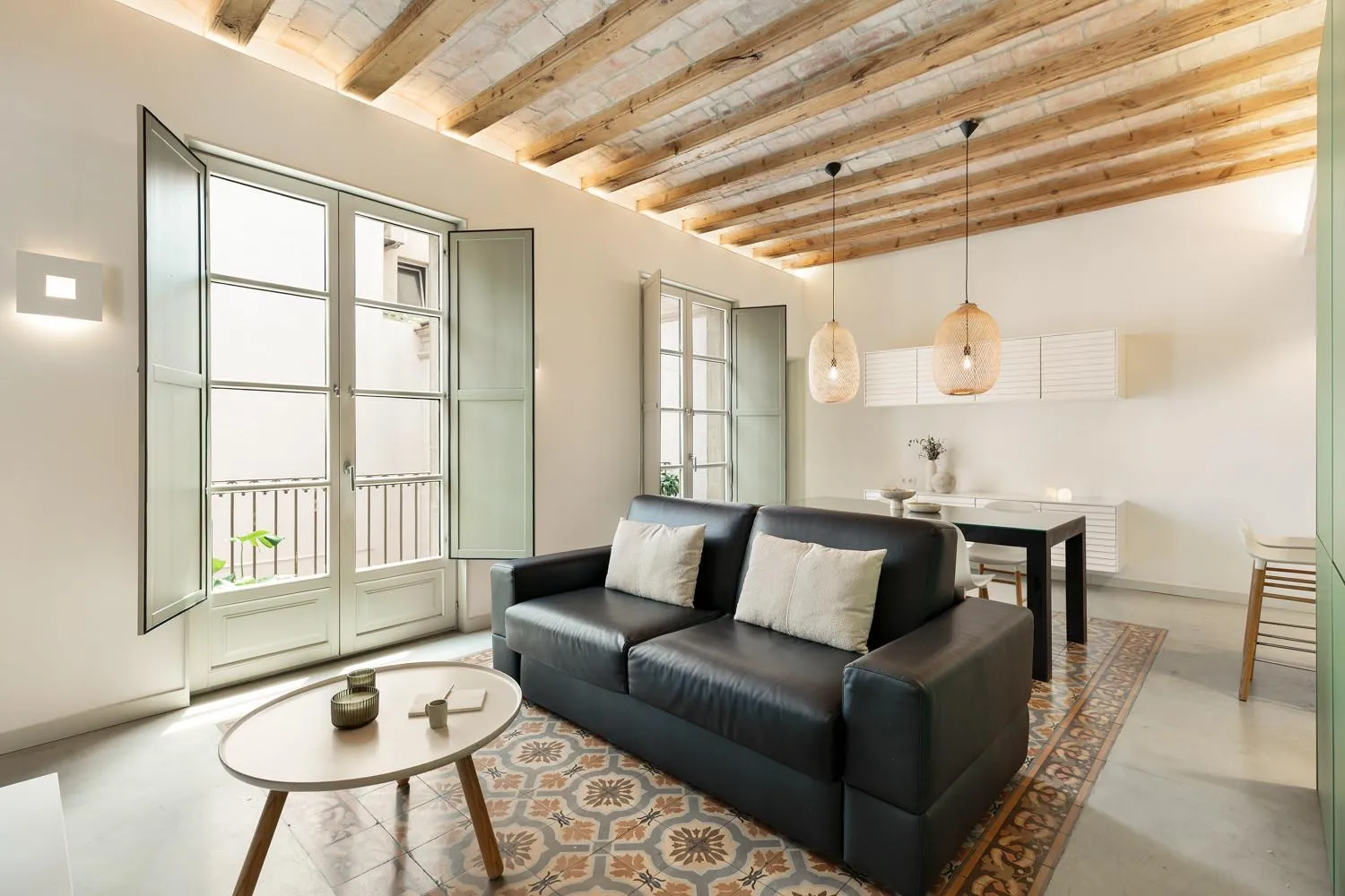 Communal lounge/ TV room in Ola Living Portaferrissa