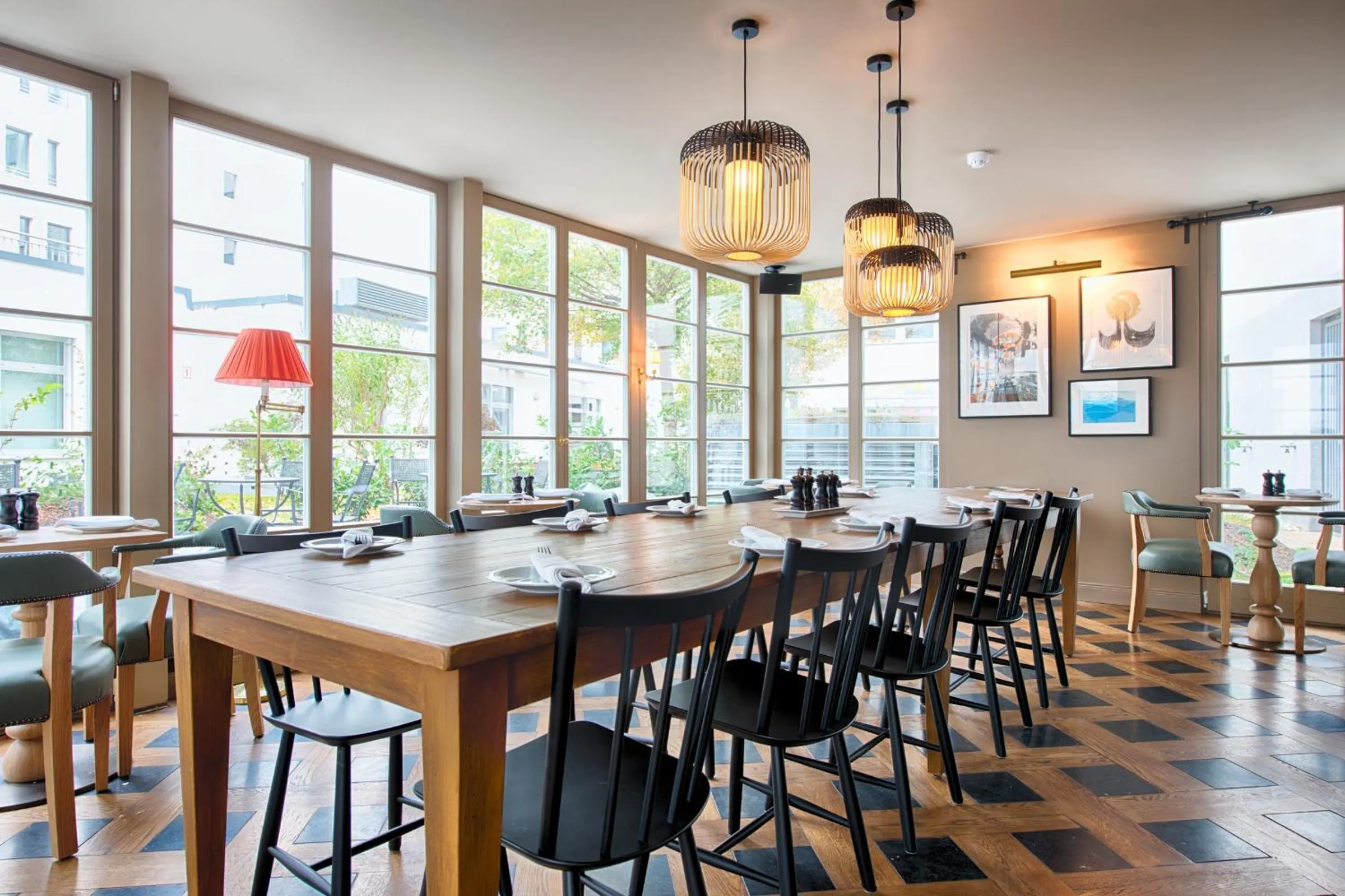 Restaurant/places to eat in Mondrian Suites Berlin am Checkpoint Charlie