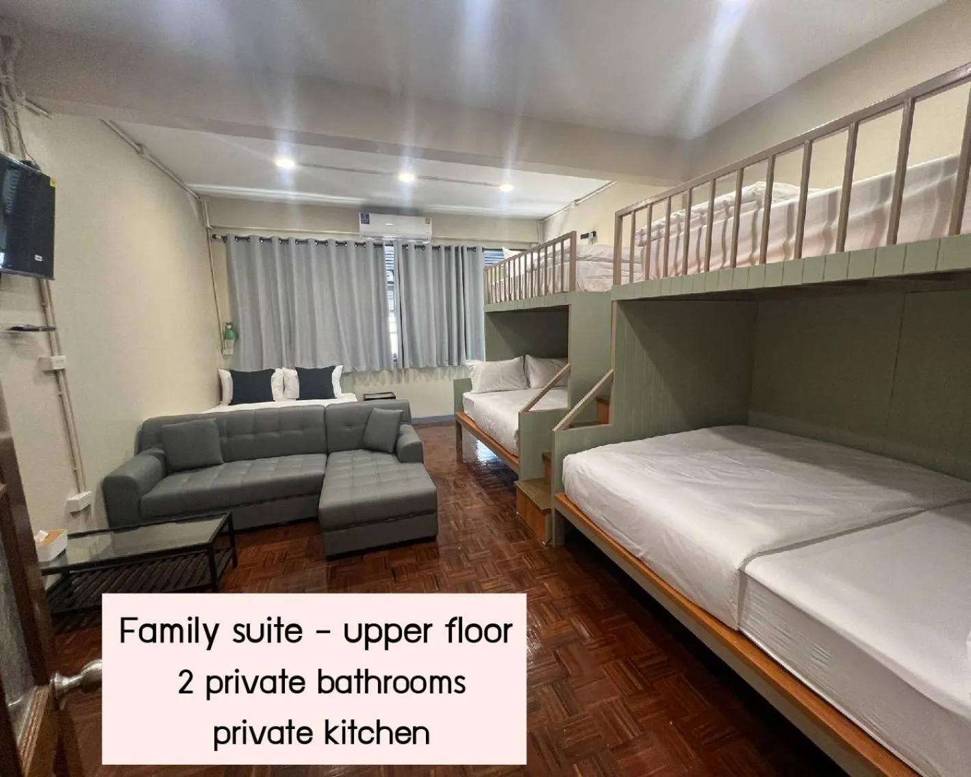 Bed in Achcha hotel - itsaraphap MRT station - Wat Arun