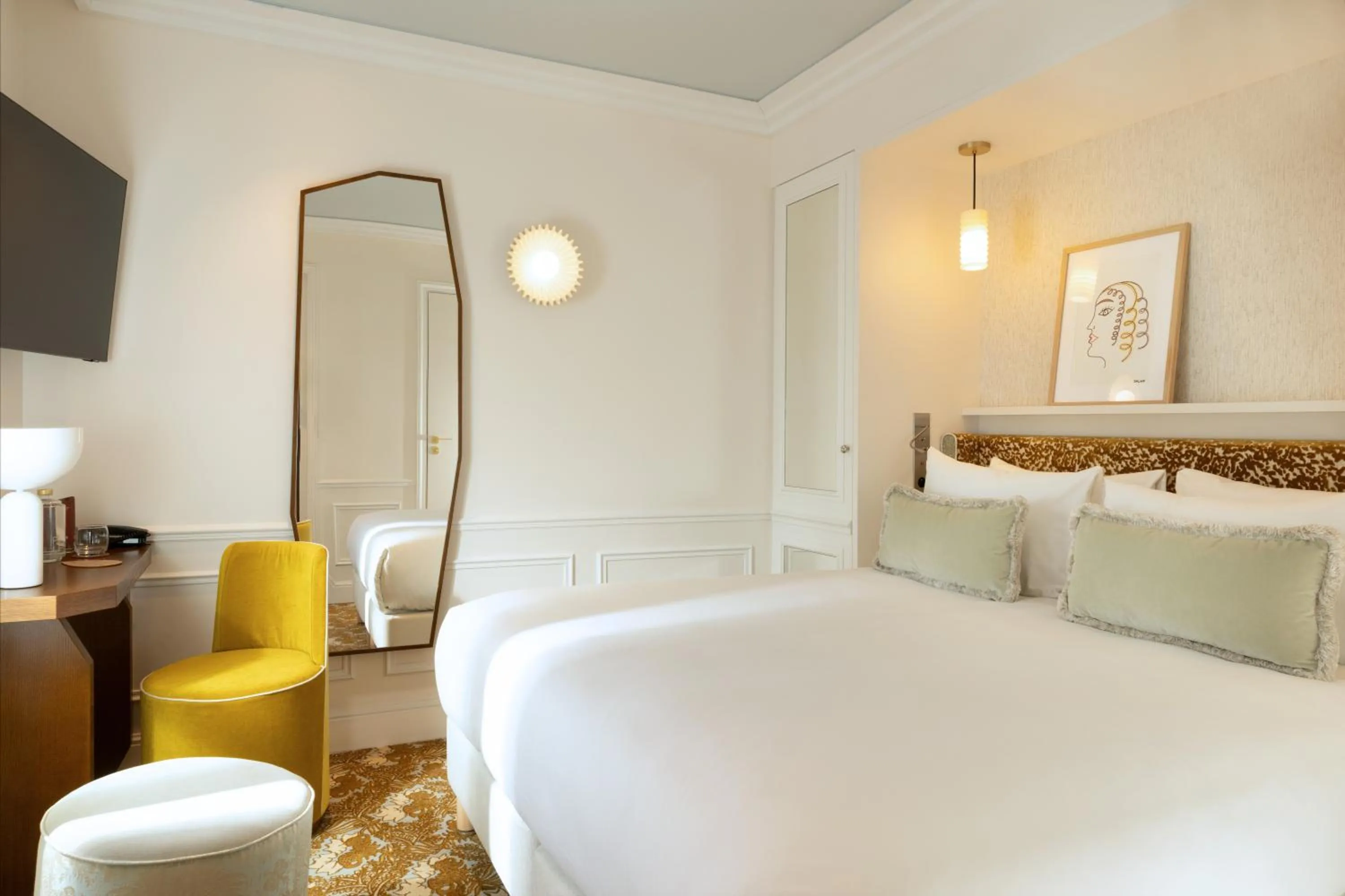 Bedroom, Bed in Almarine Eiffel Hotel & Spa by Malone