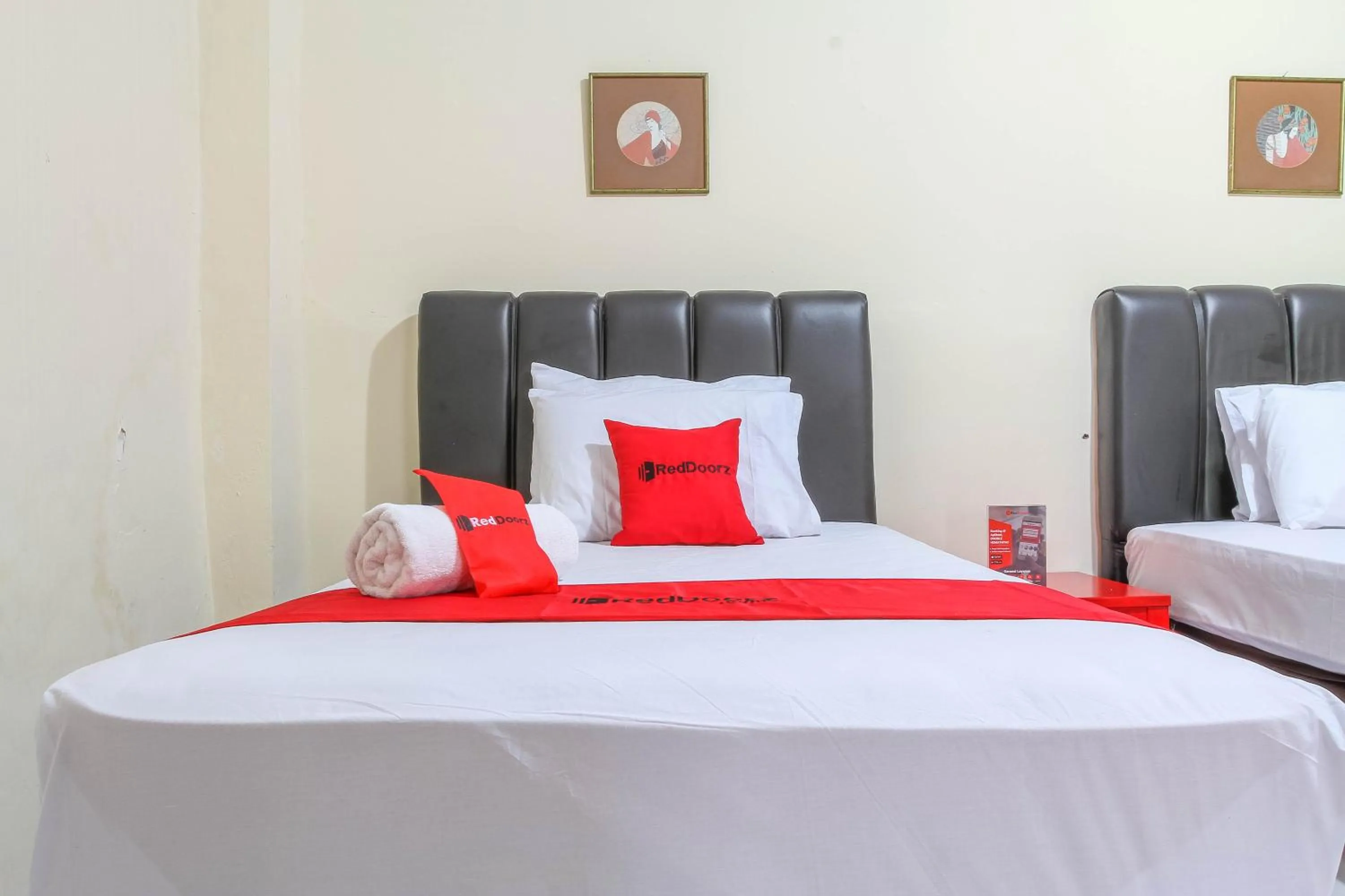 Bed in RedDoorz Plus @ Otista Garut