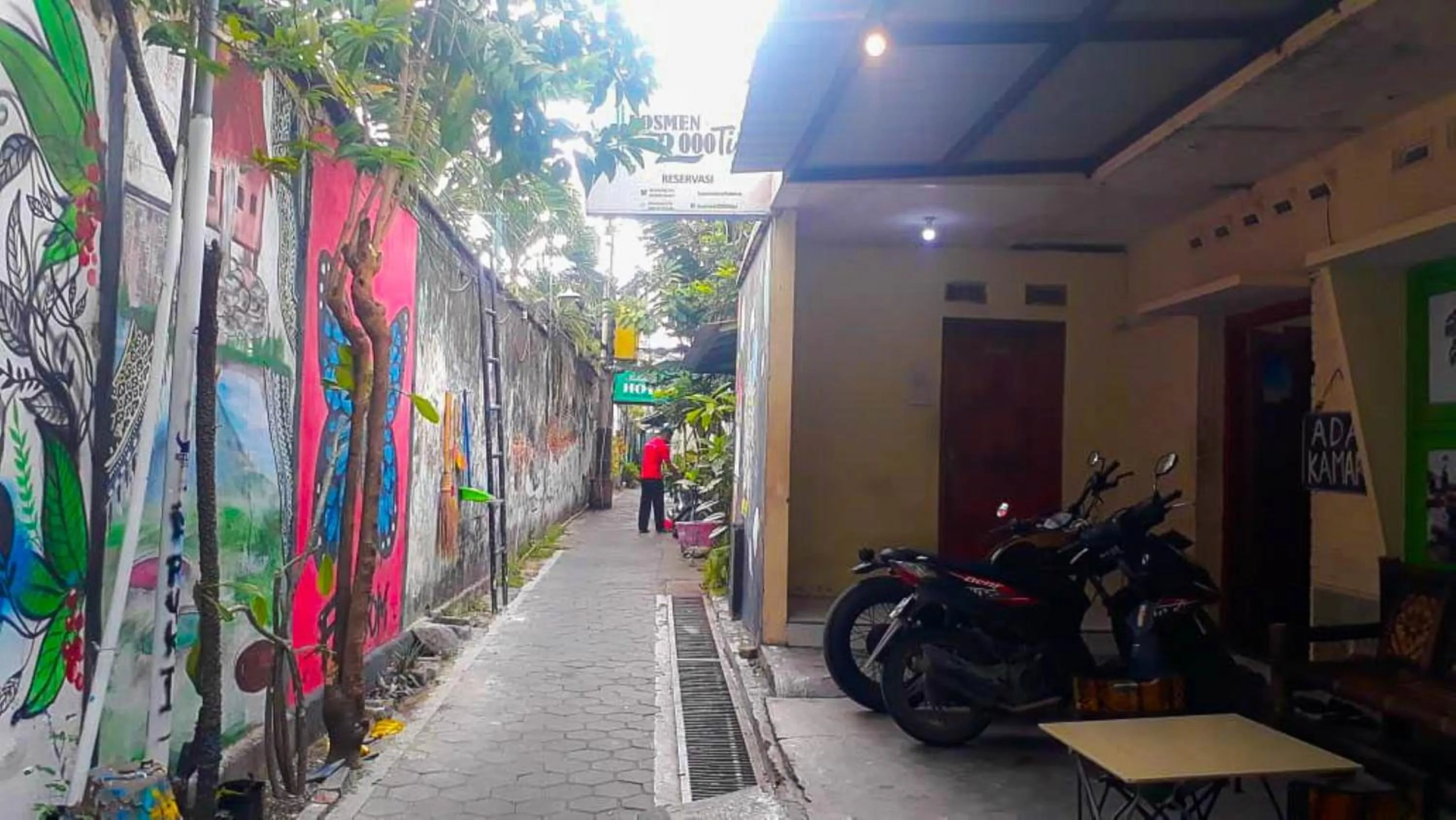 Property building in Losmen 2000 Tiga