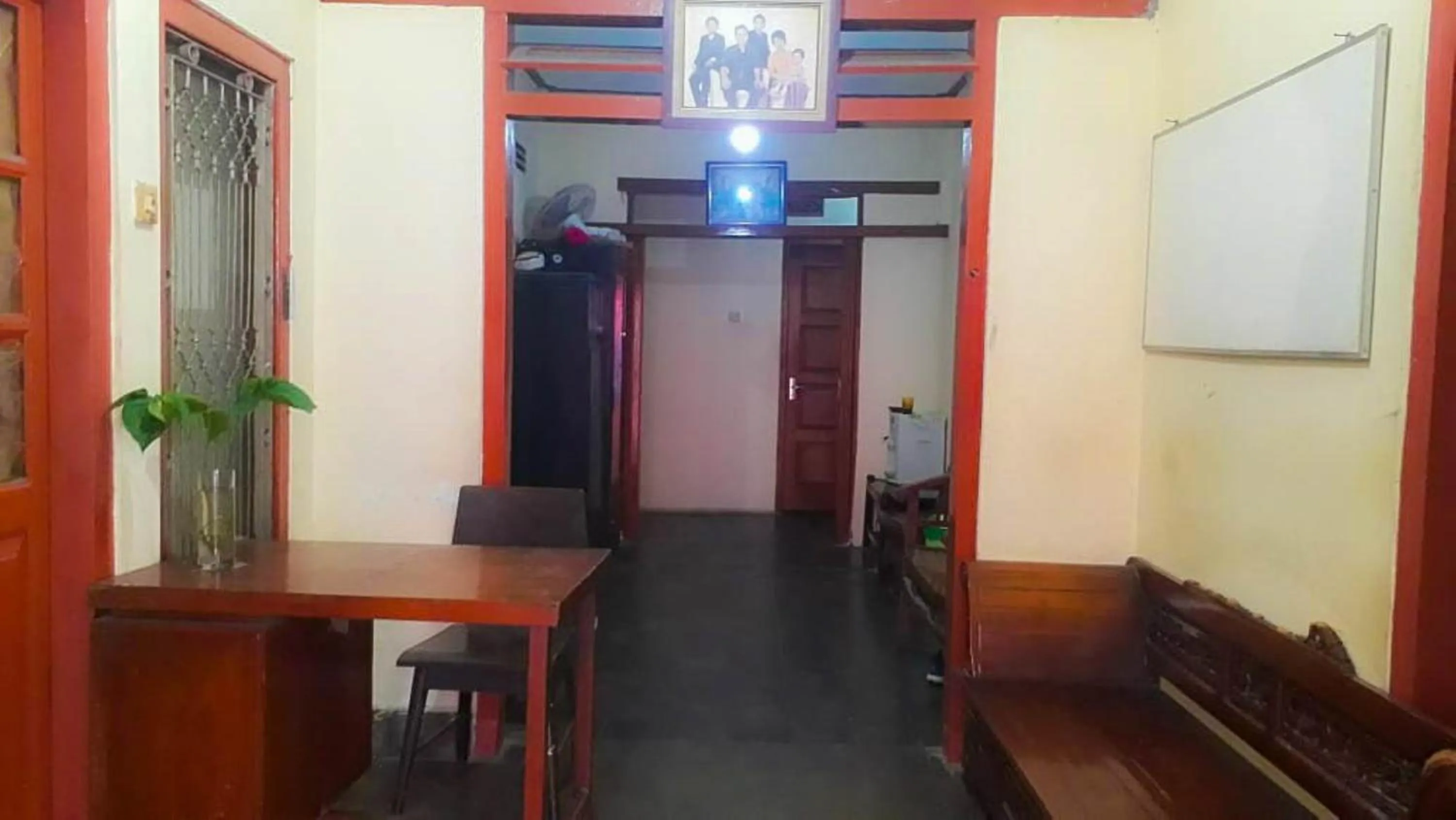 Lobby or reception in Losmen 2000 Tiga