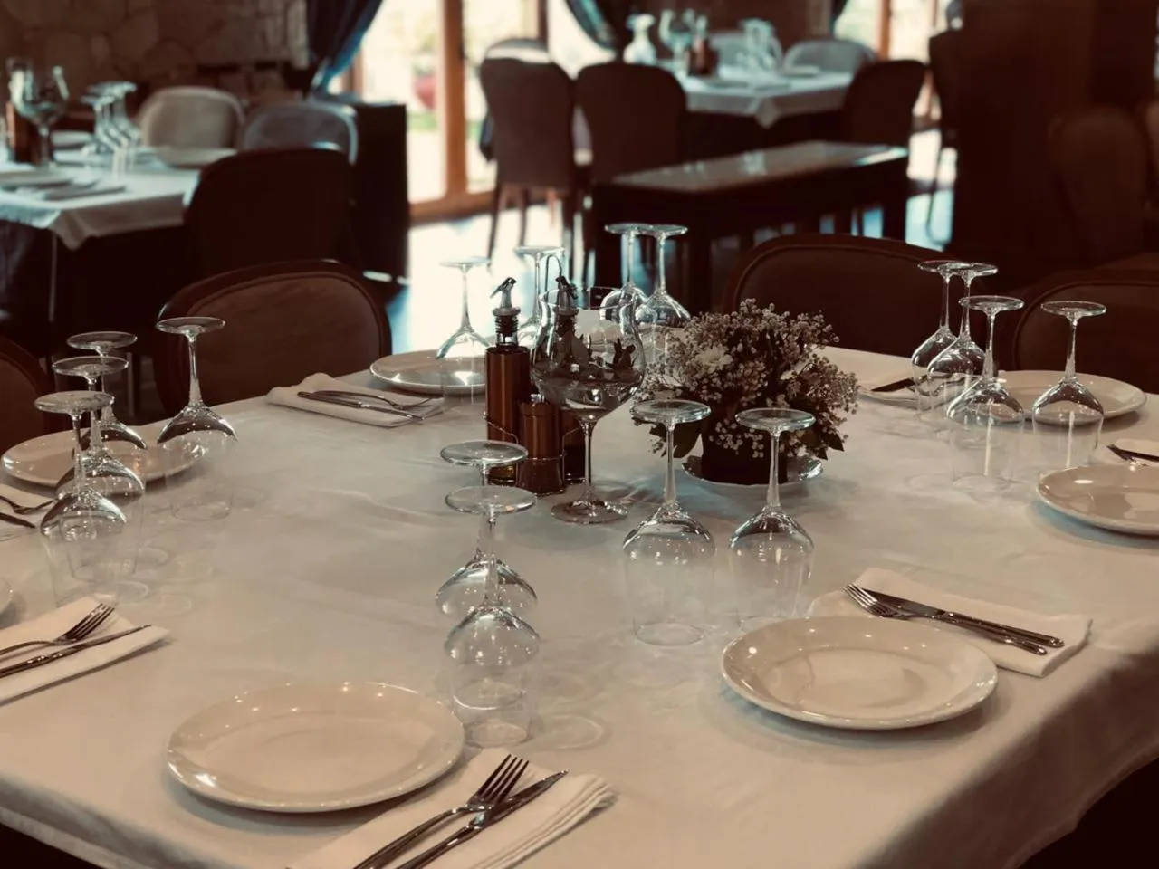 Restaurant/places to eat in Chateau Fasel