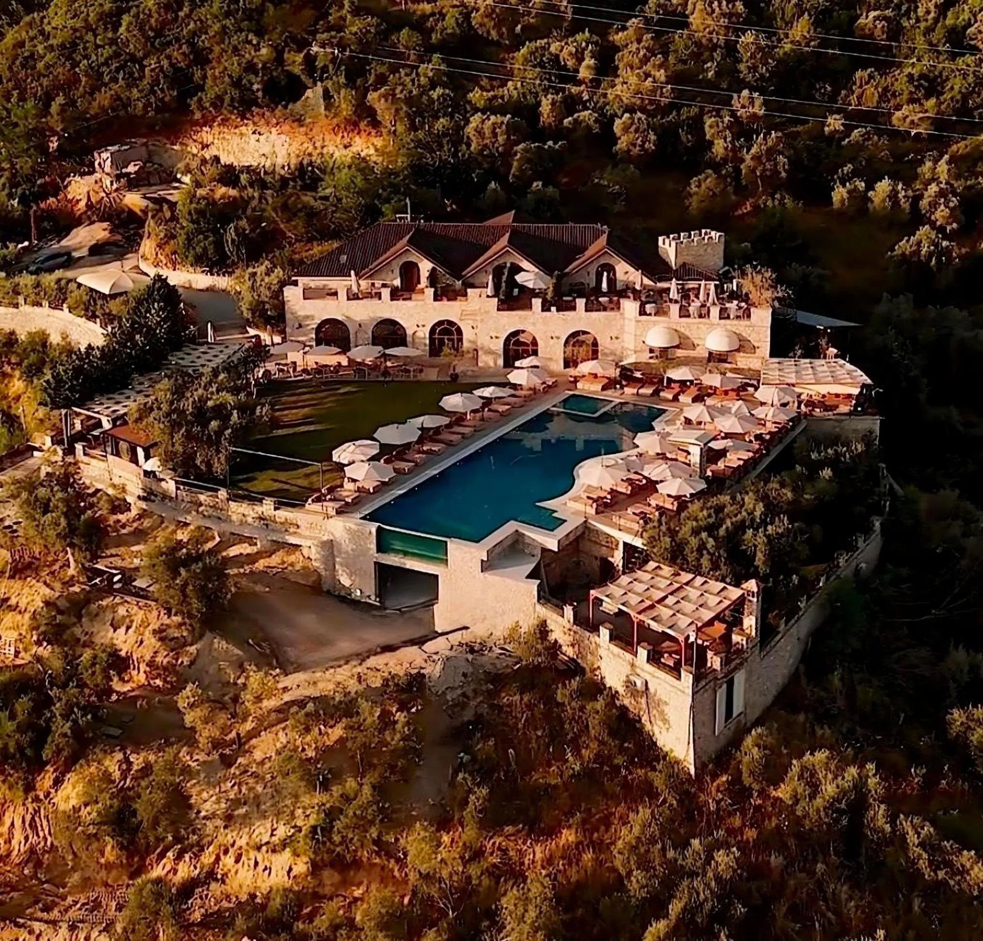 Property building in Chateau Fasel