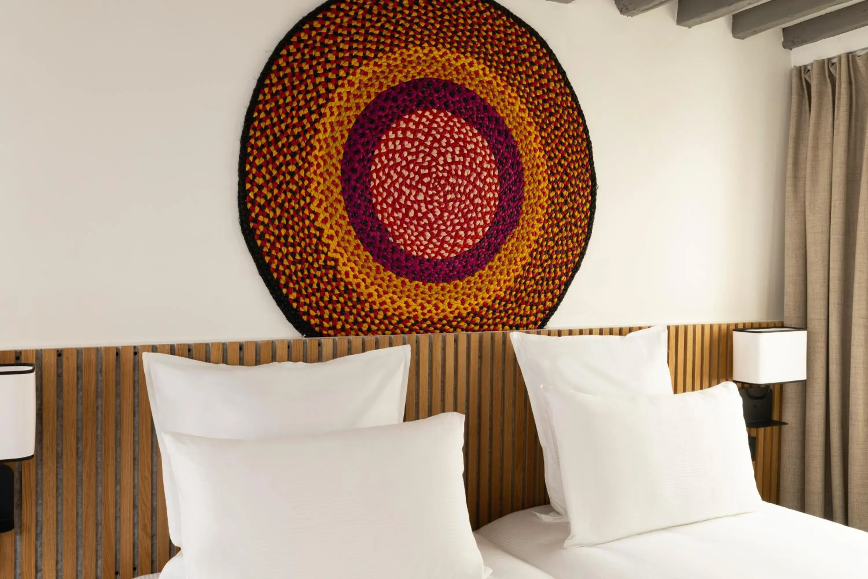 Twin Room in Korner Louvre Twin Room in Korner Louvre