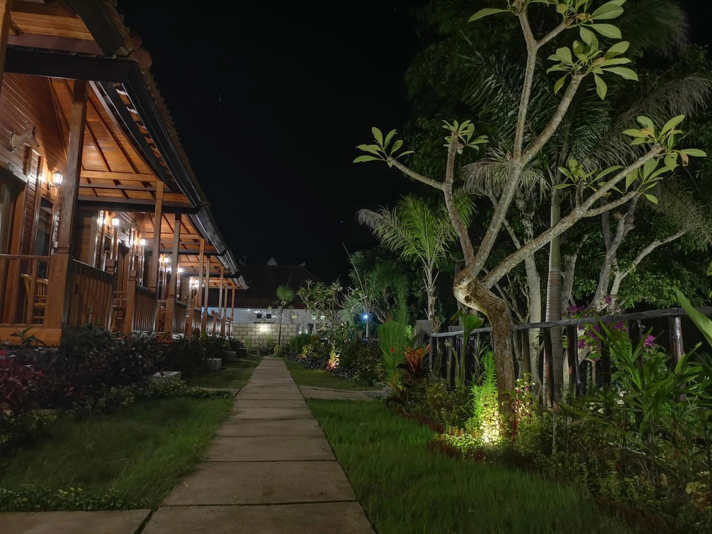 Property building in Kamasan Cottage By Reccoma