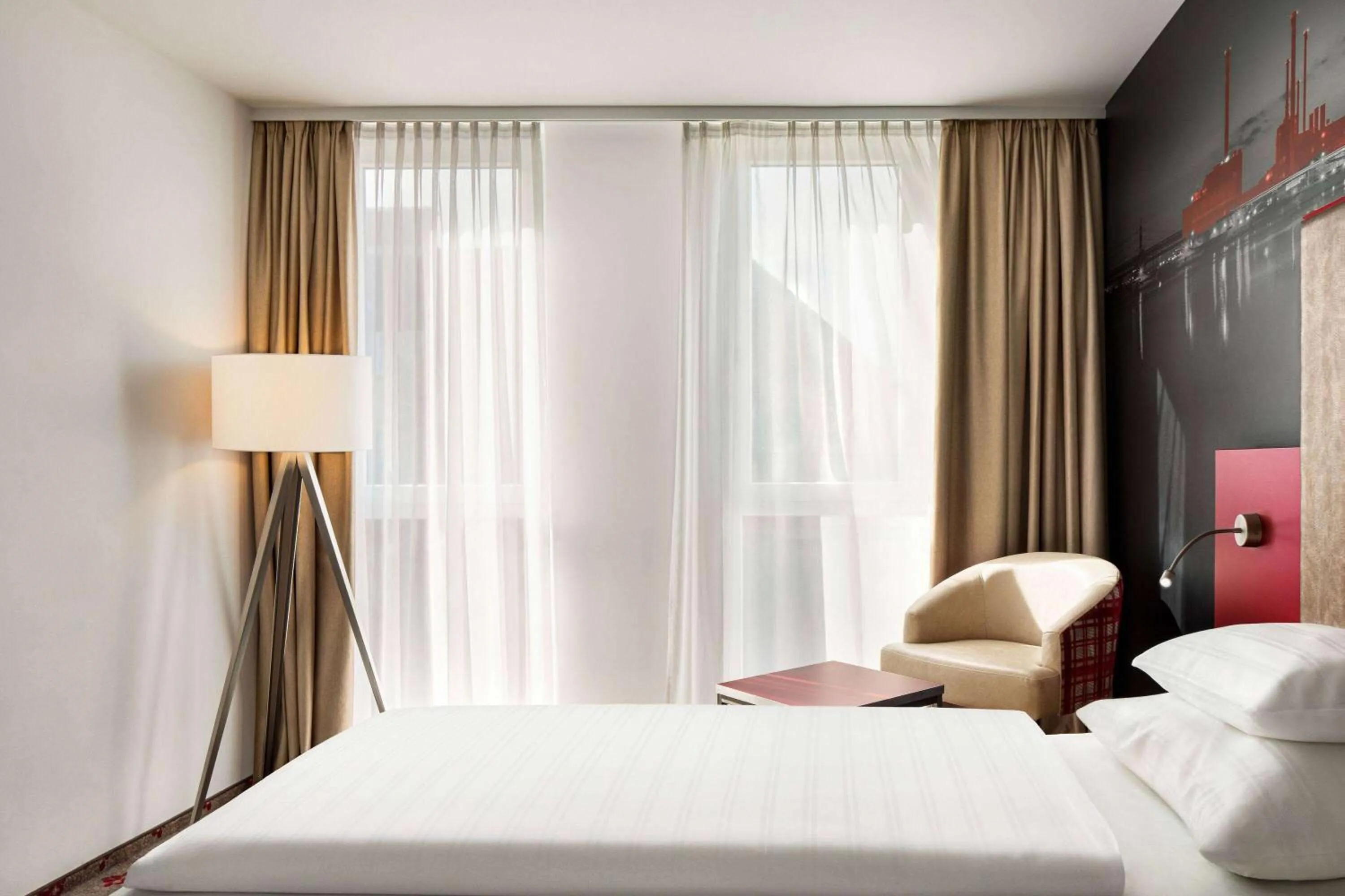 Photo of the whole room, Bed in Amedia Linz, Trademark Collection by Wyndham