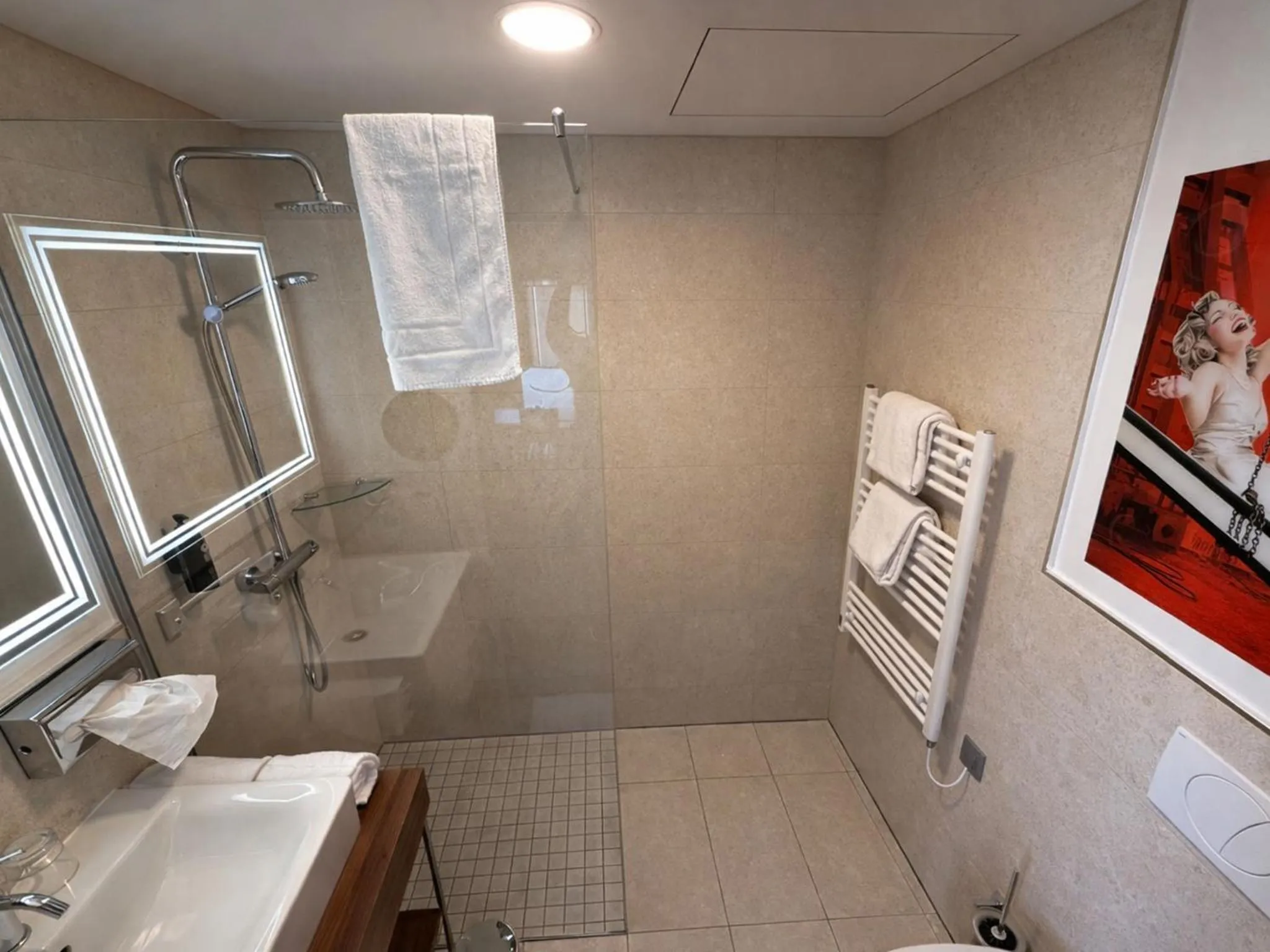 Bathroom in DORMERO DeHo Linz